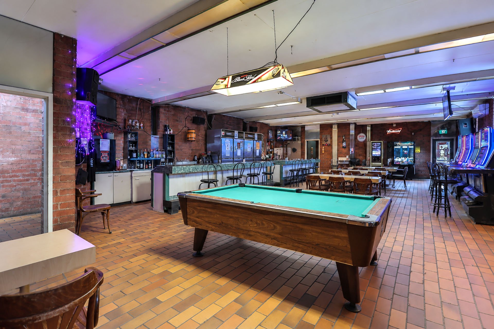 Bar