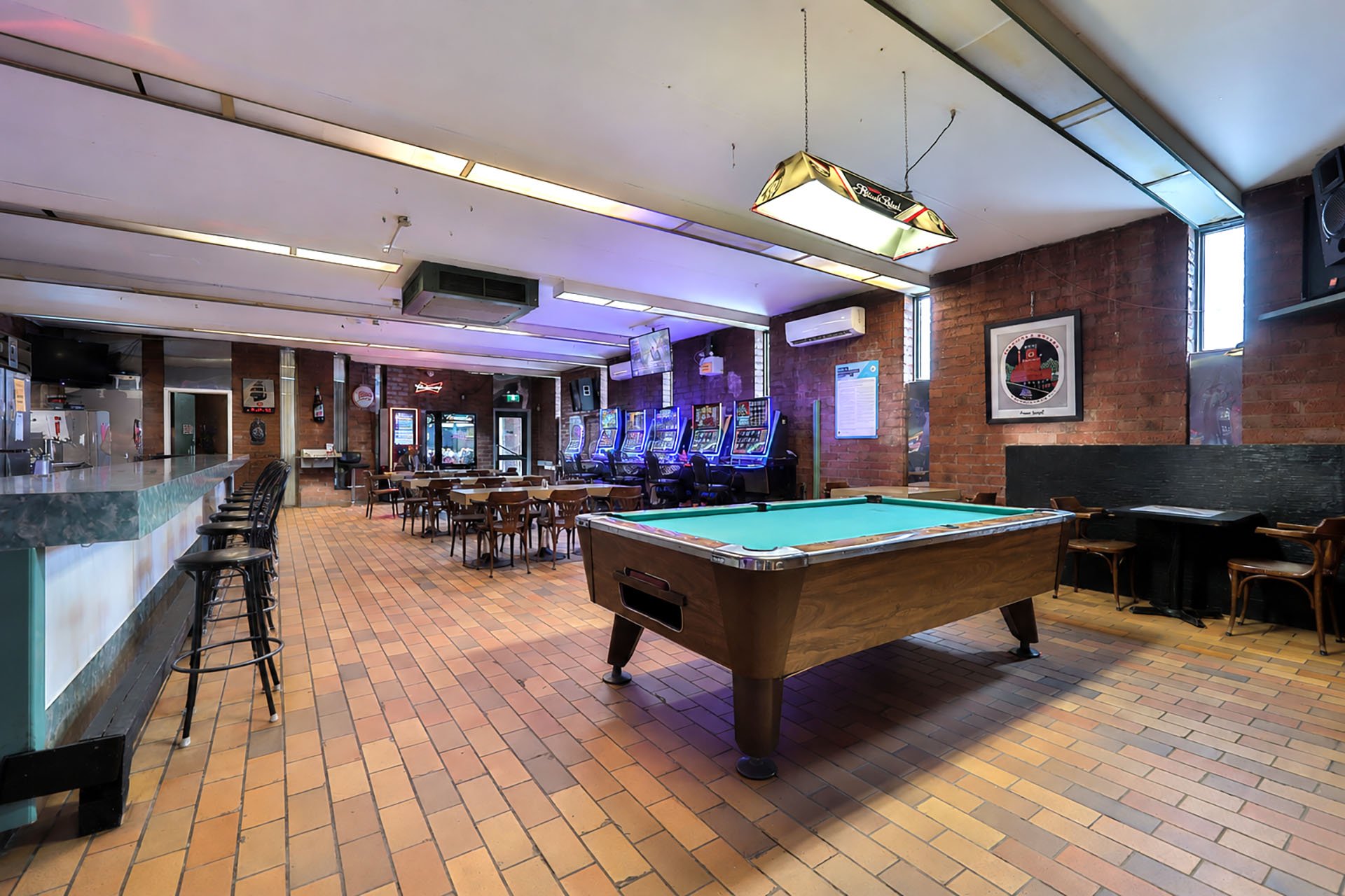 Bar
