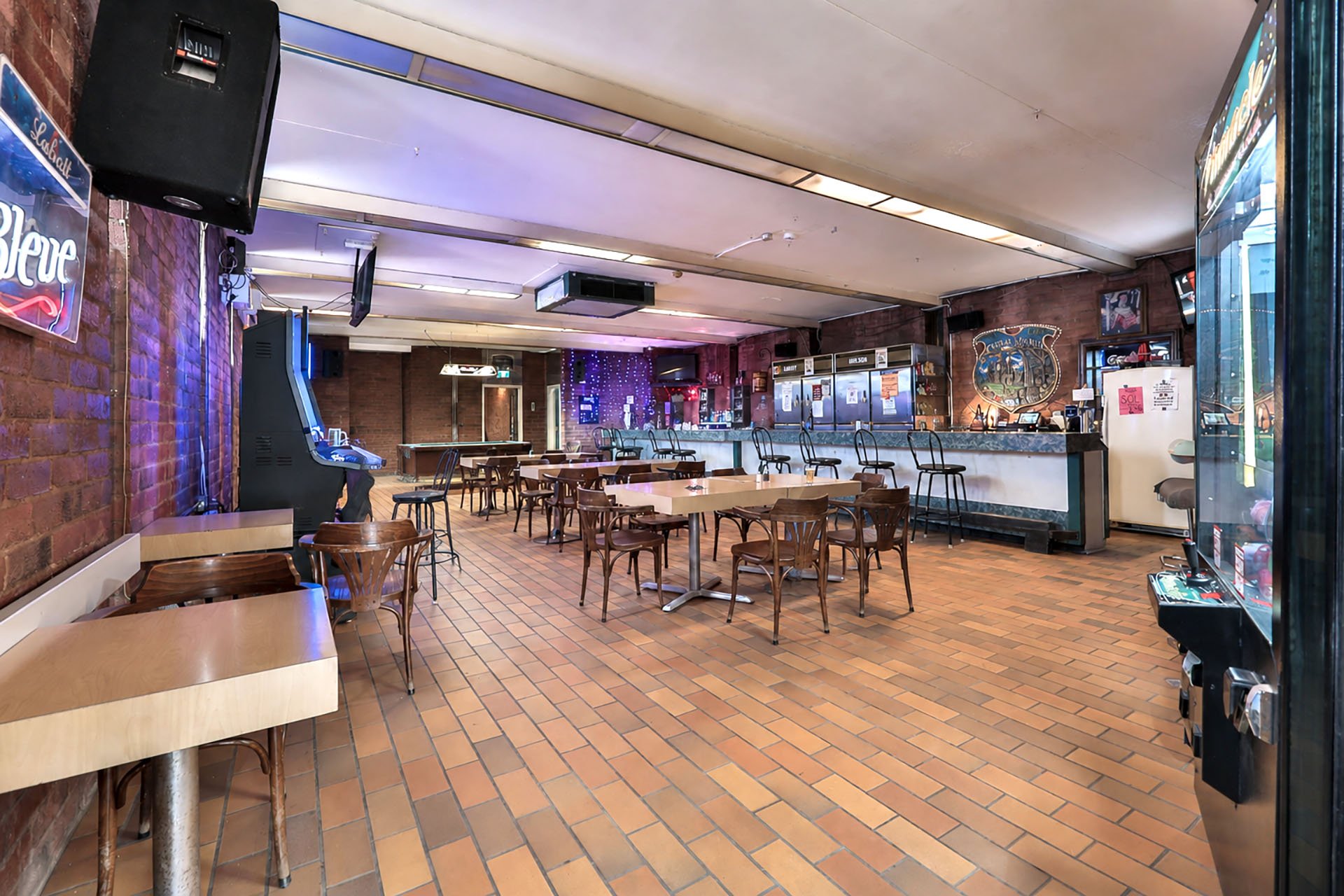 Bar