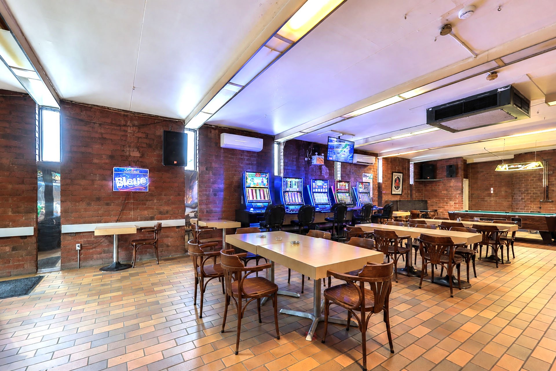 Bar