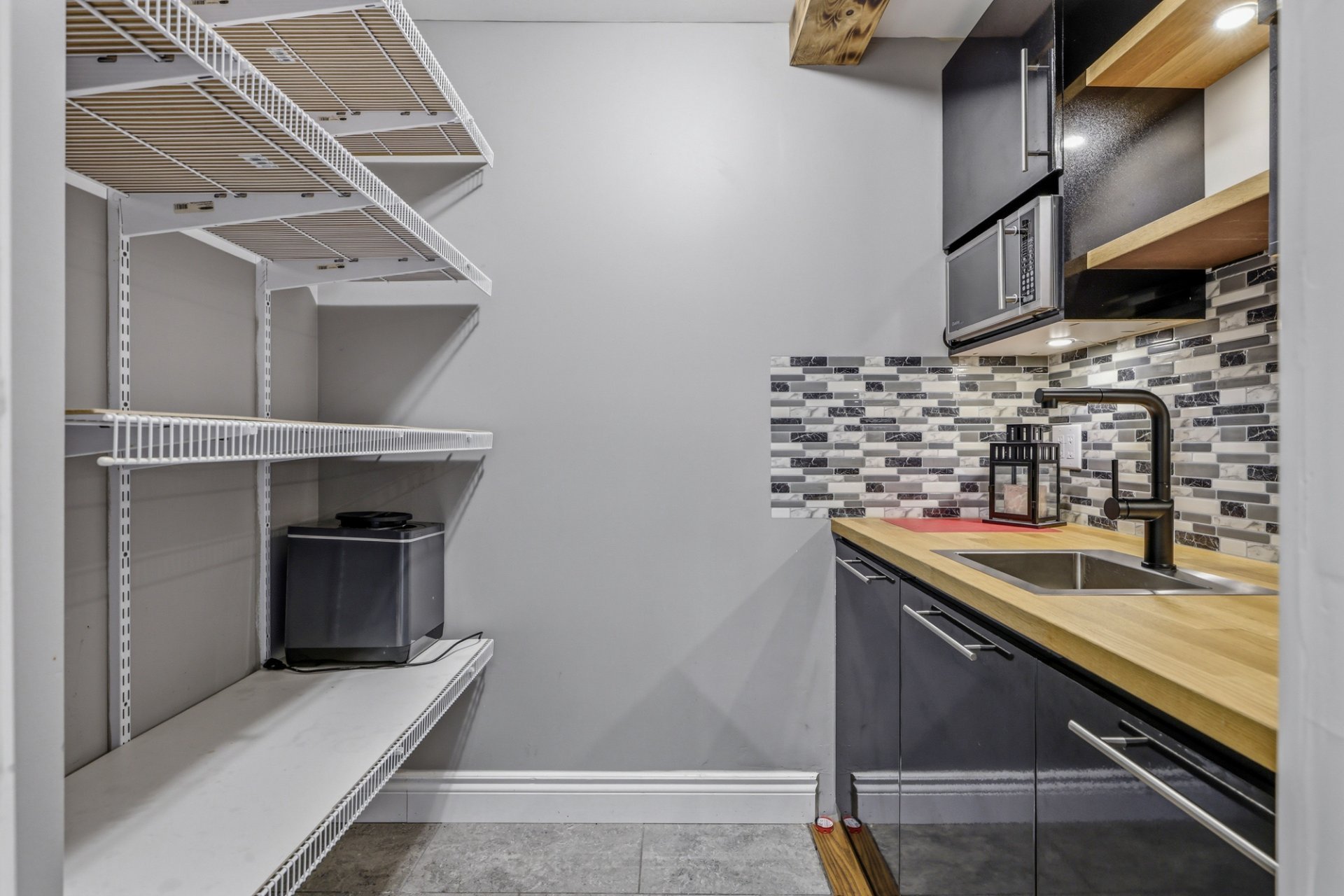 Walk-in closet