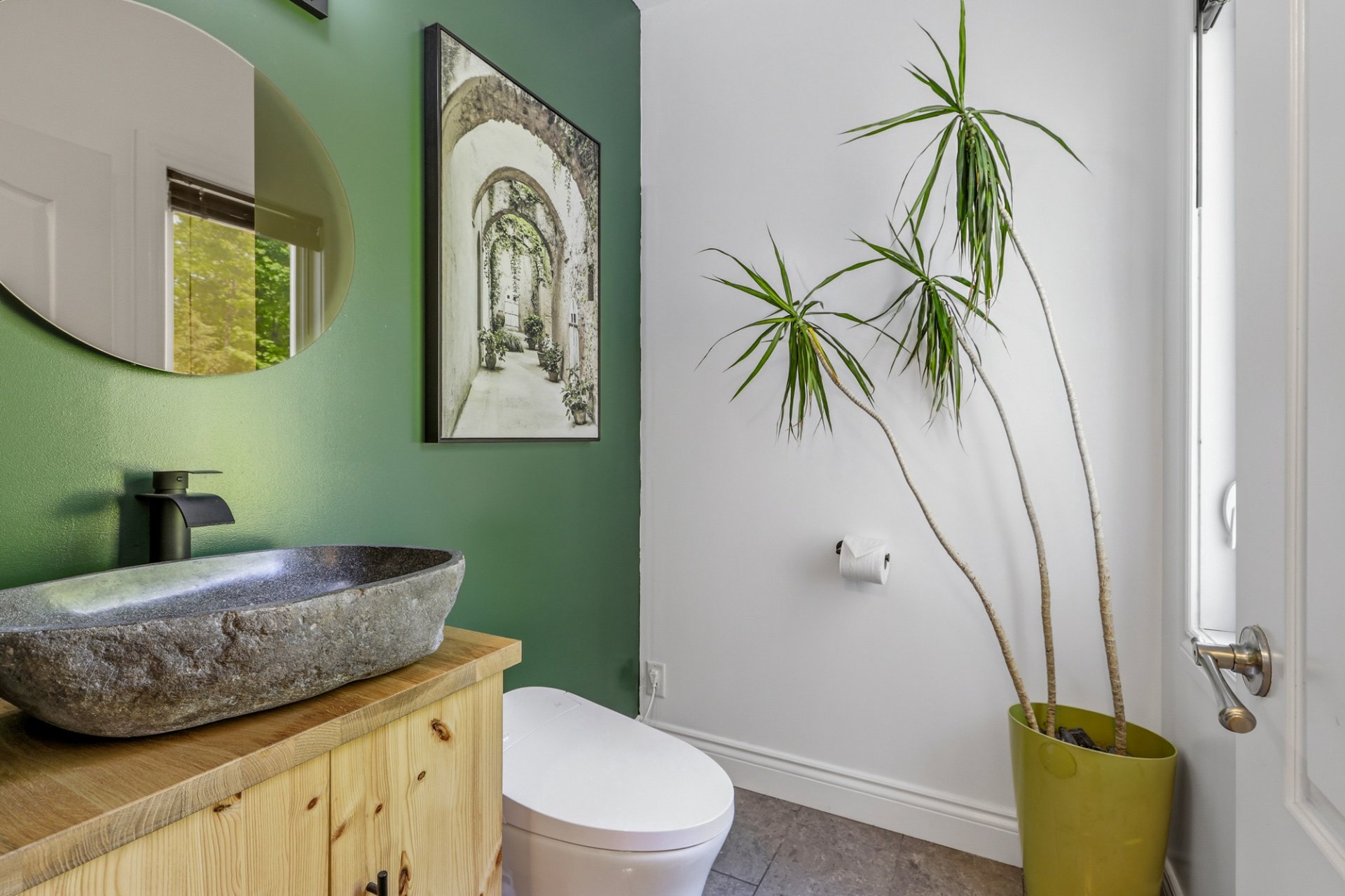 Powder room