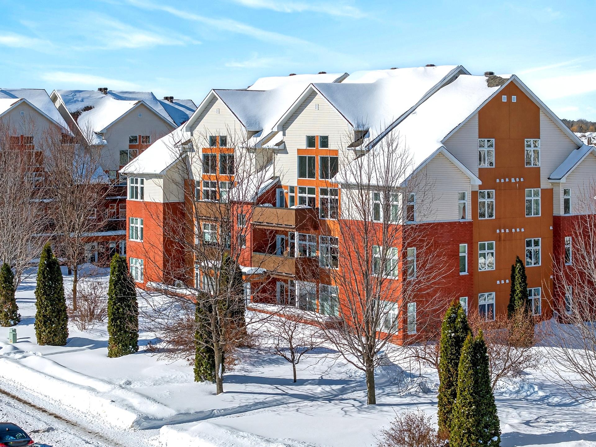 300 Boul. d'Europe 12