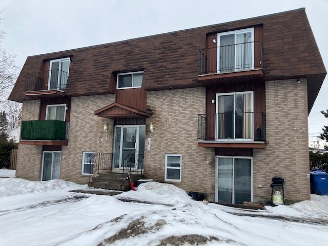 203 Boul. de l'Hôpital 