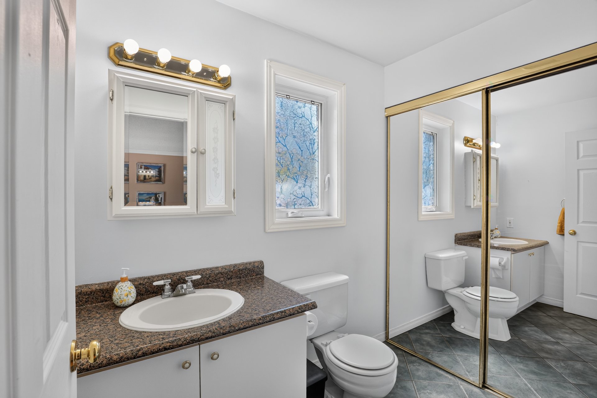 Powder room