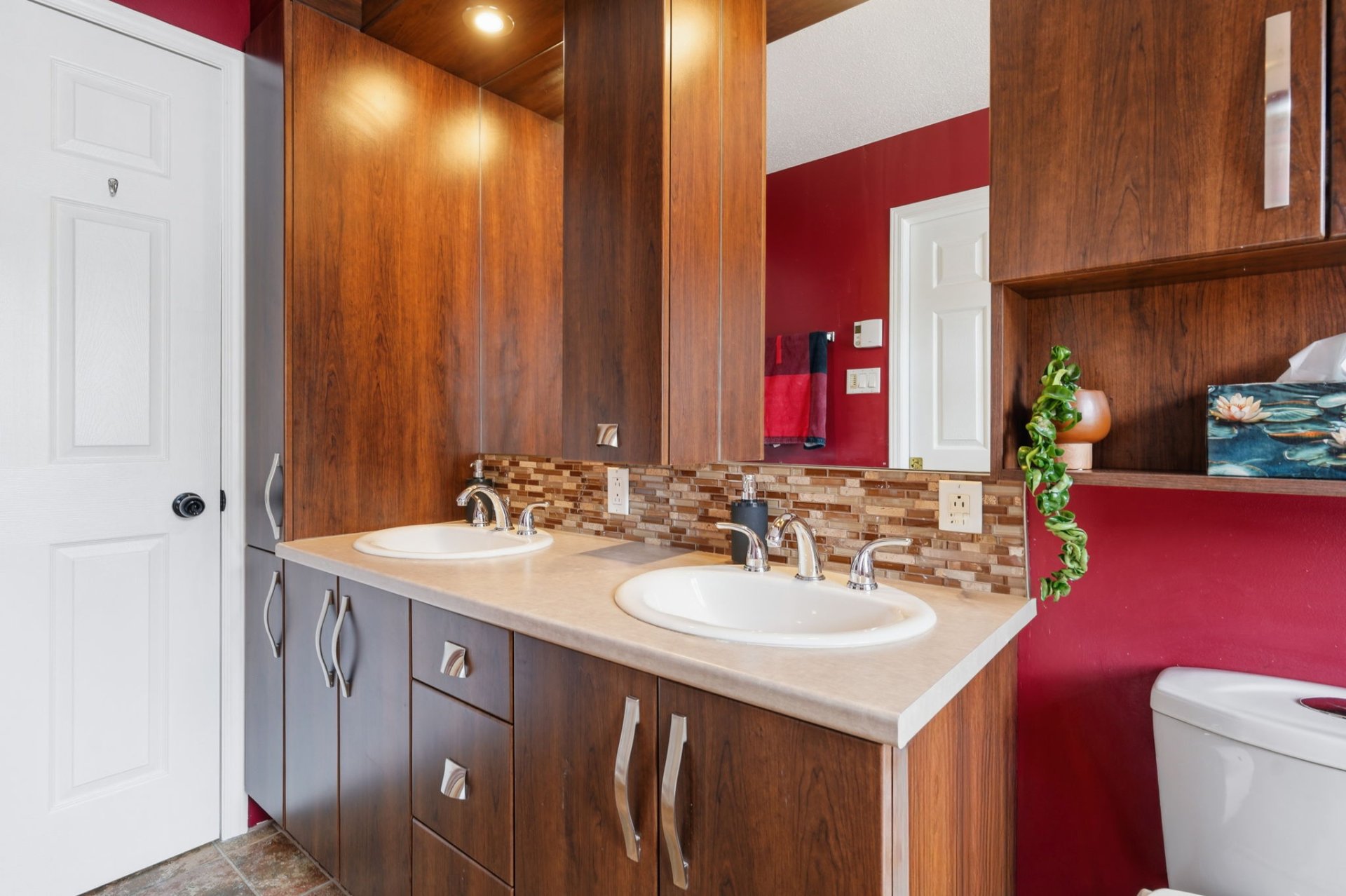 Ensuite bathroom