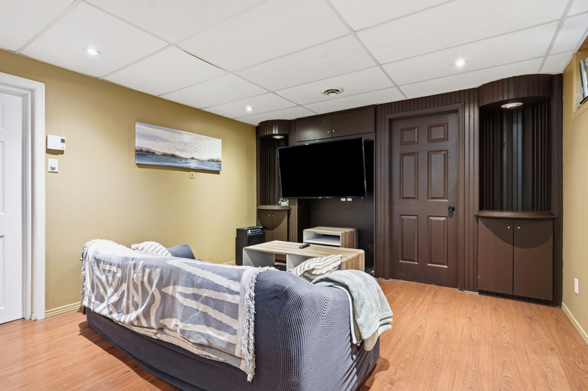 Possibility of a 5th bedroom.