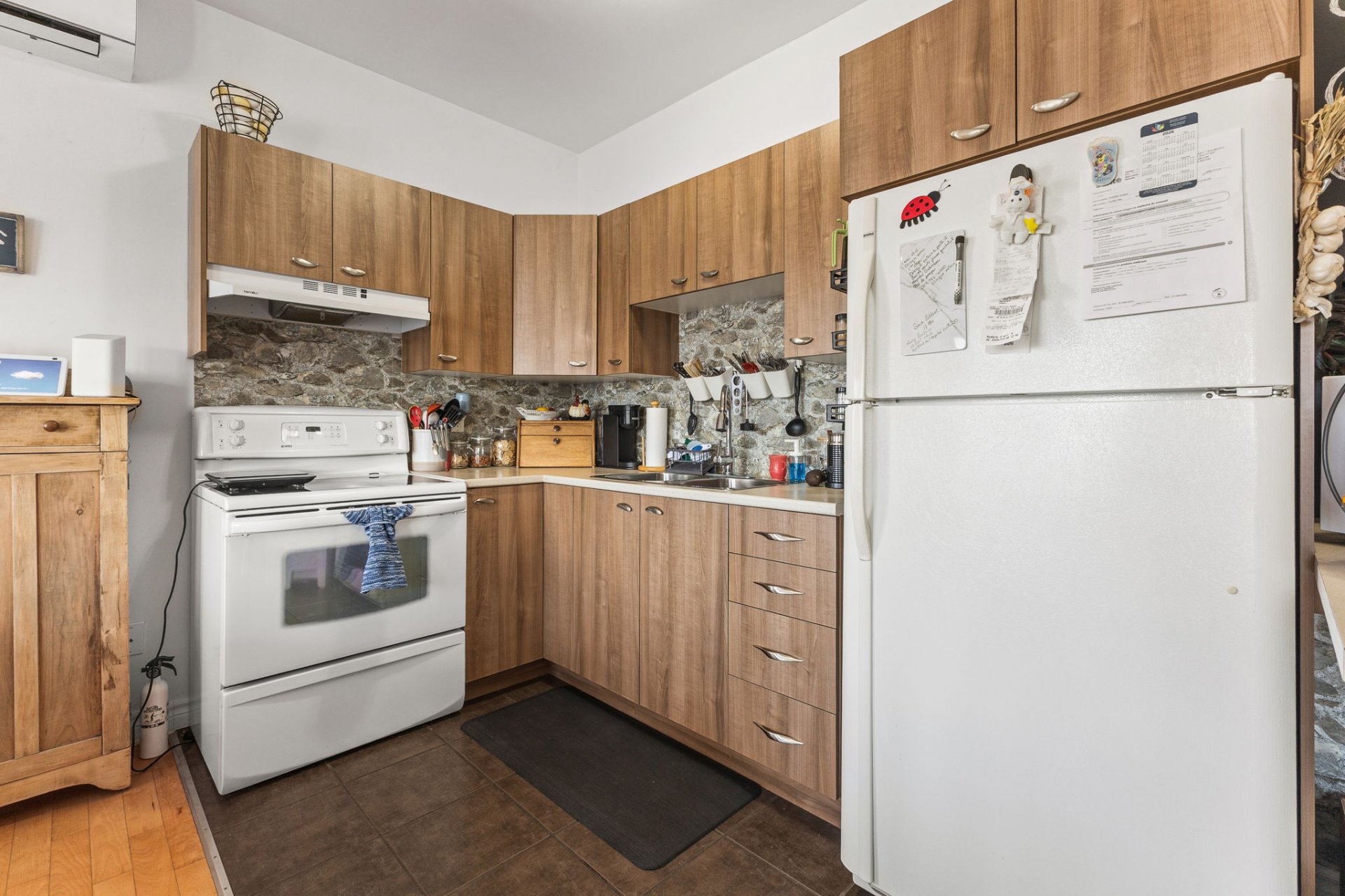 Kitchen - Apartment 2