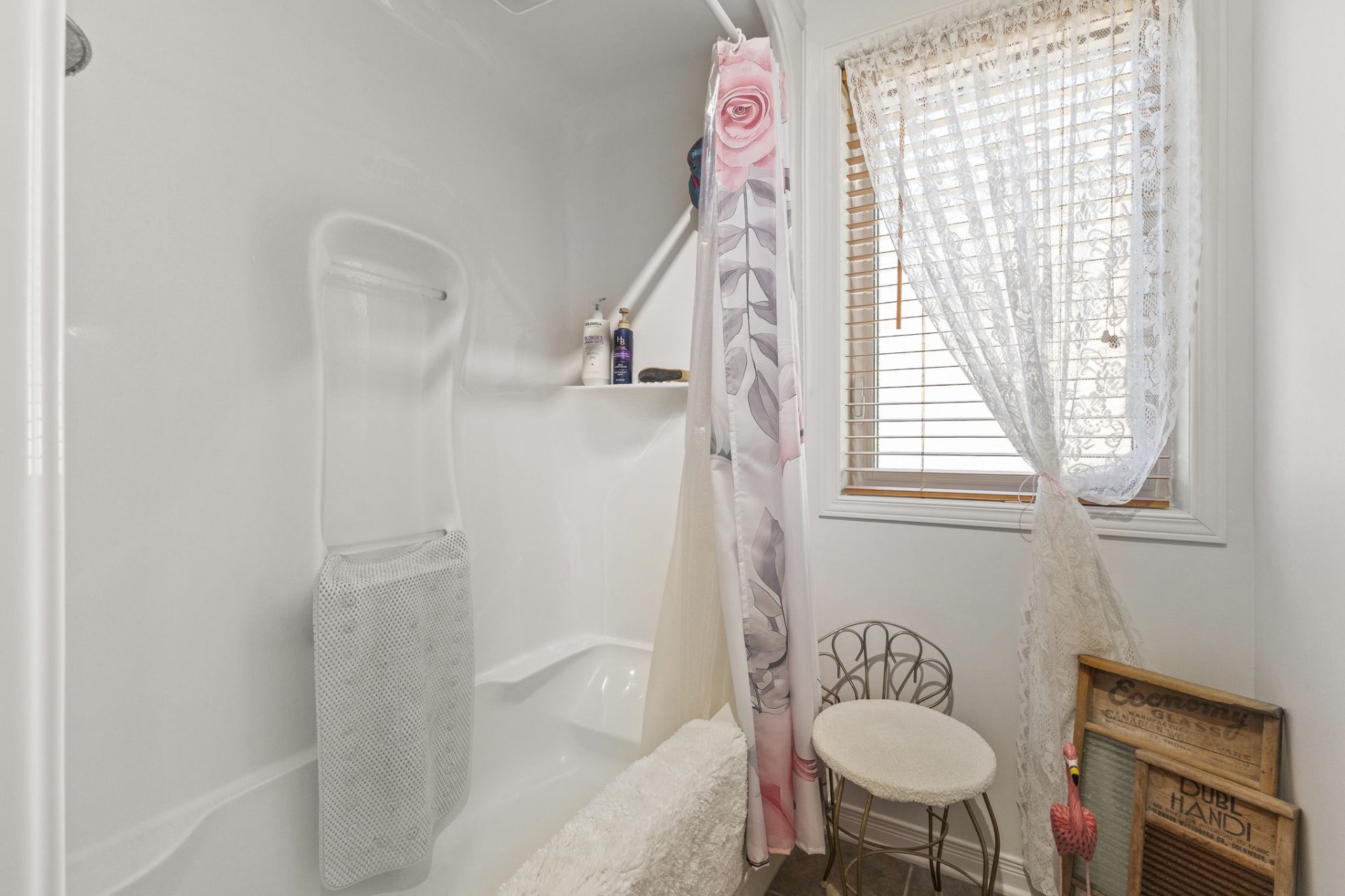 Bathroom - Apartment 2