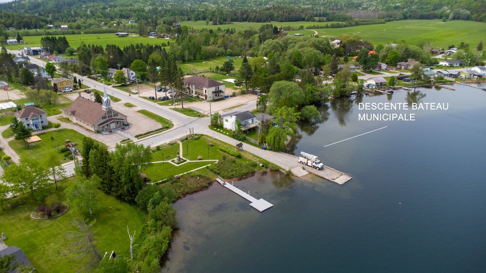 Nearby - Public Boat Ramp