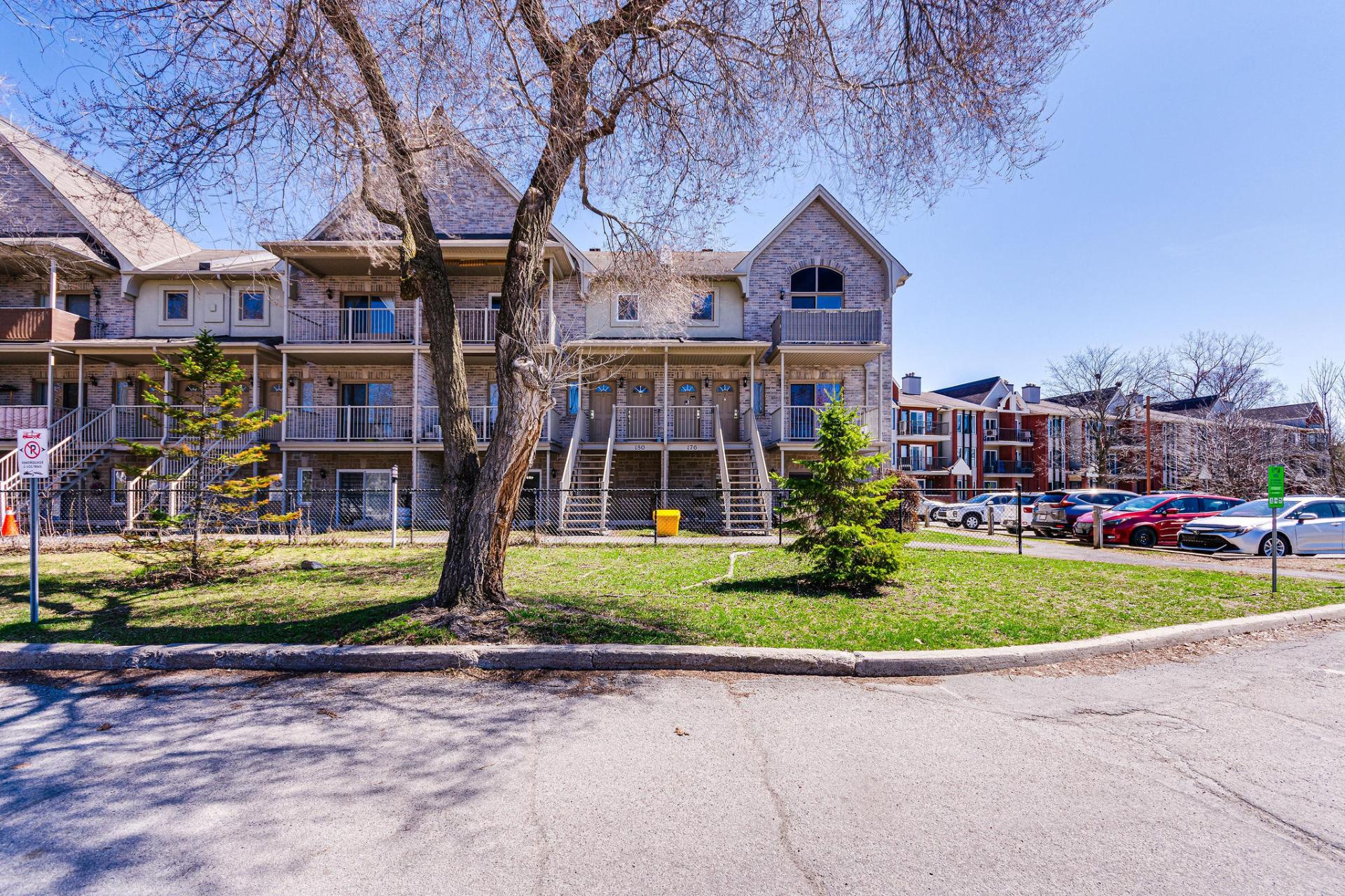 176 Boul. de la Cité-des-Jeunes 