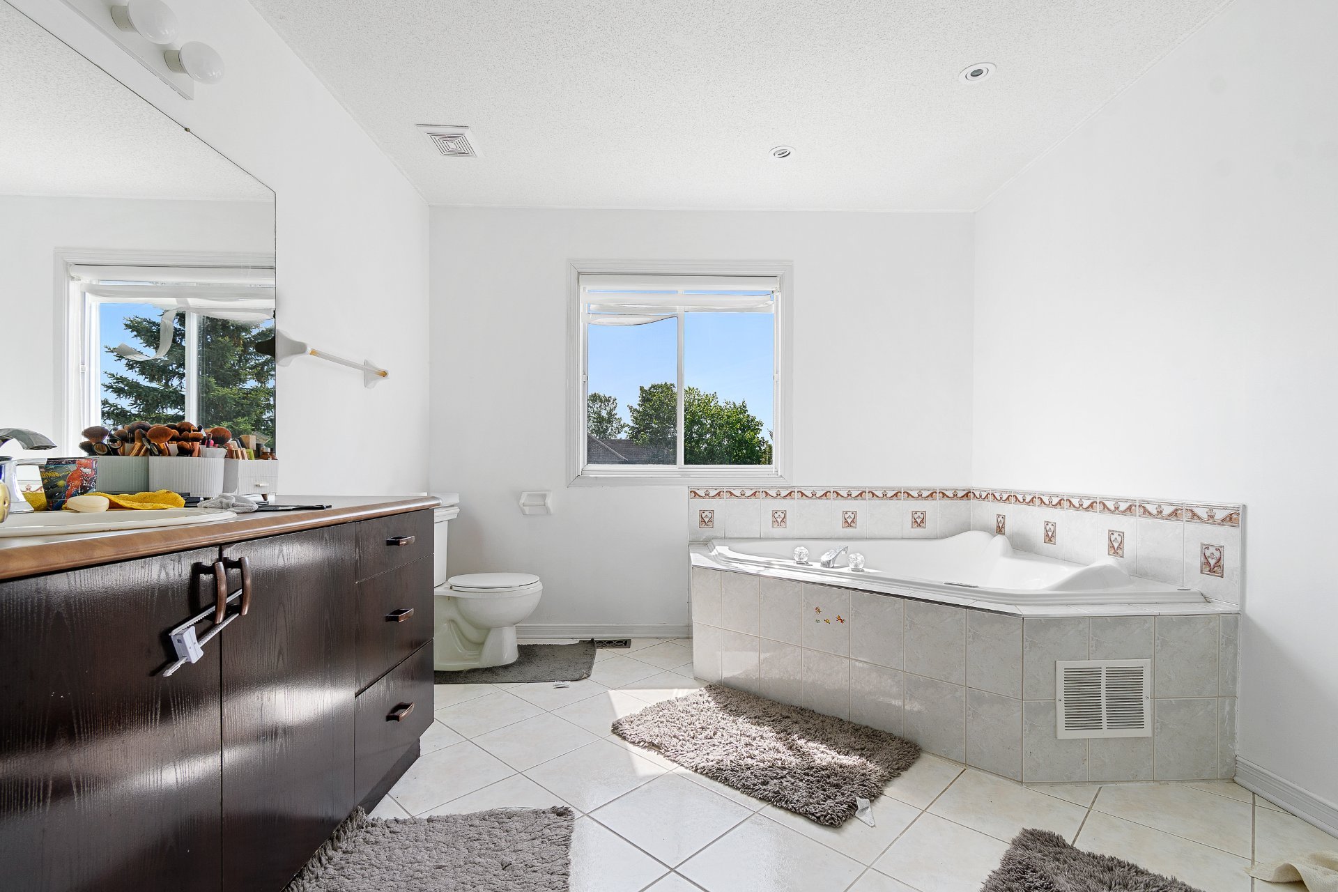 Ensuite bathroom