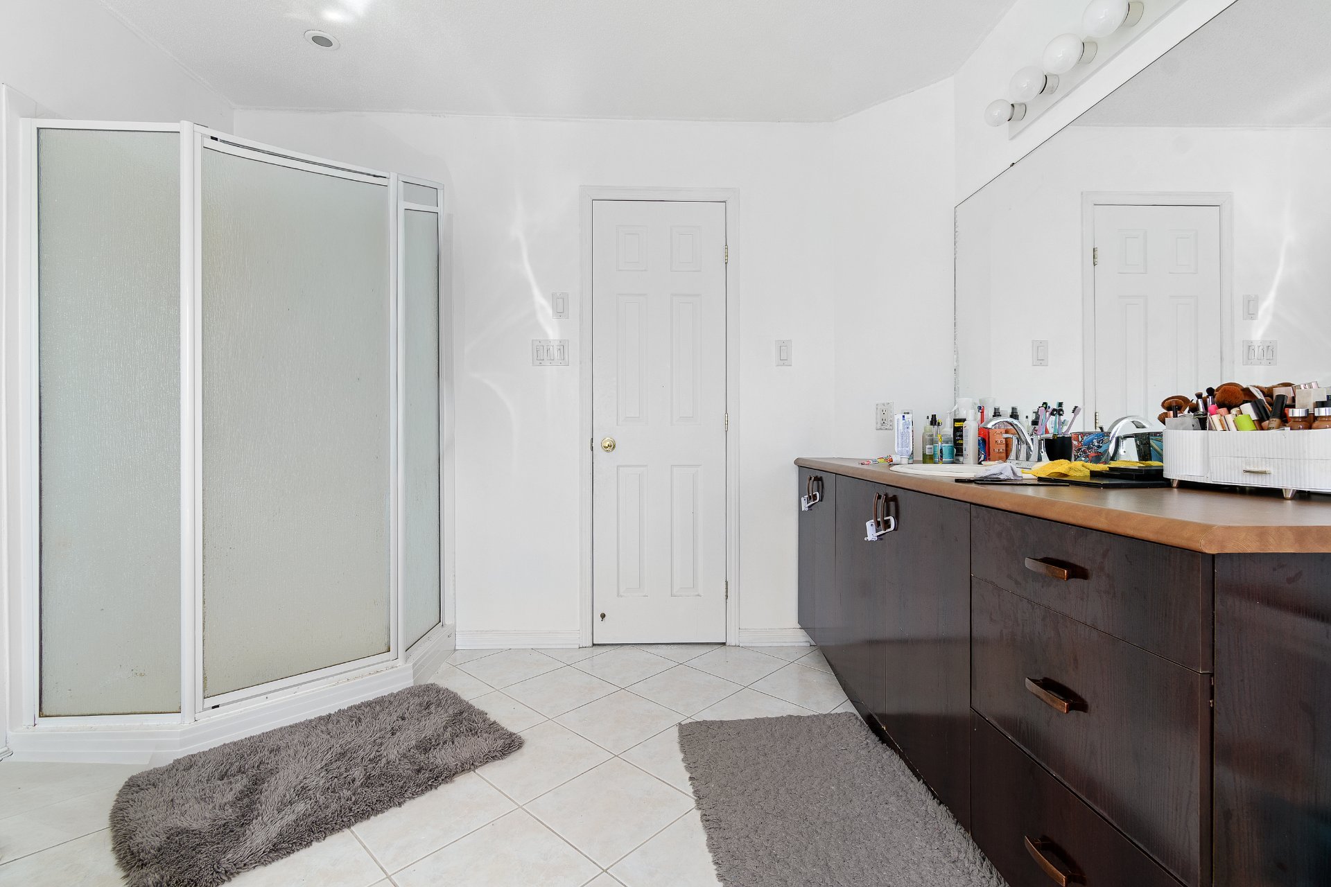 Ensuite bathroom