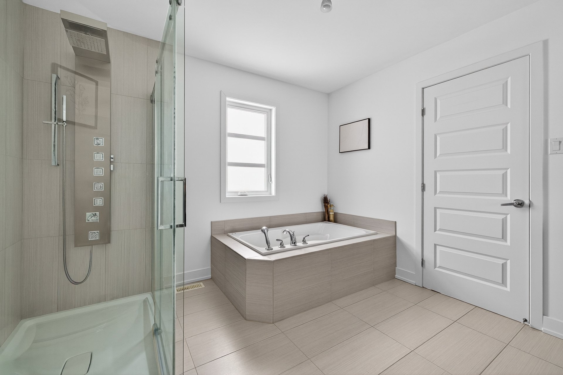 Salle de bains attenante à la CCP