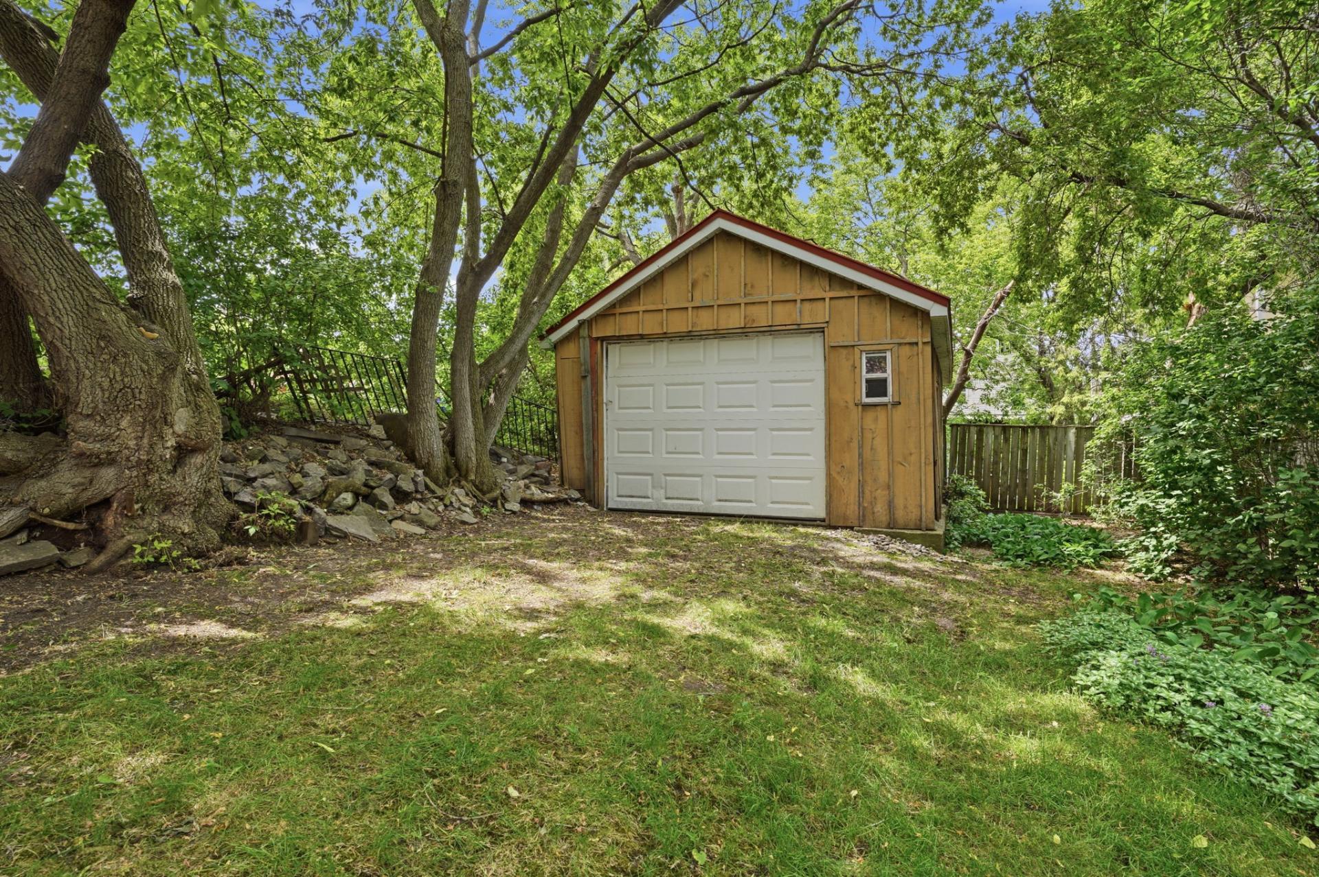Garage