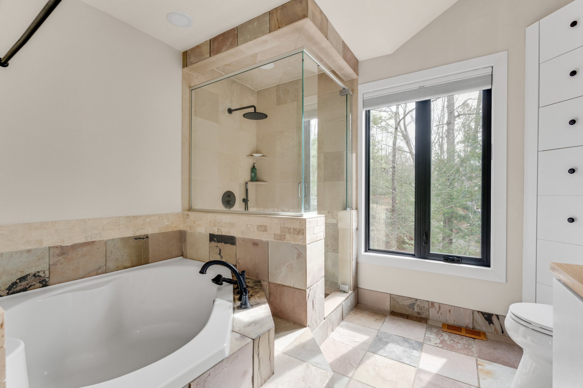 Ensuite bathroom - Heated floor