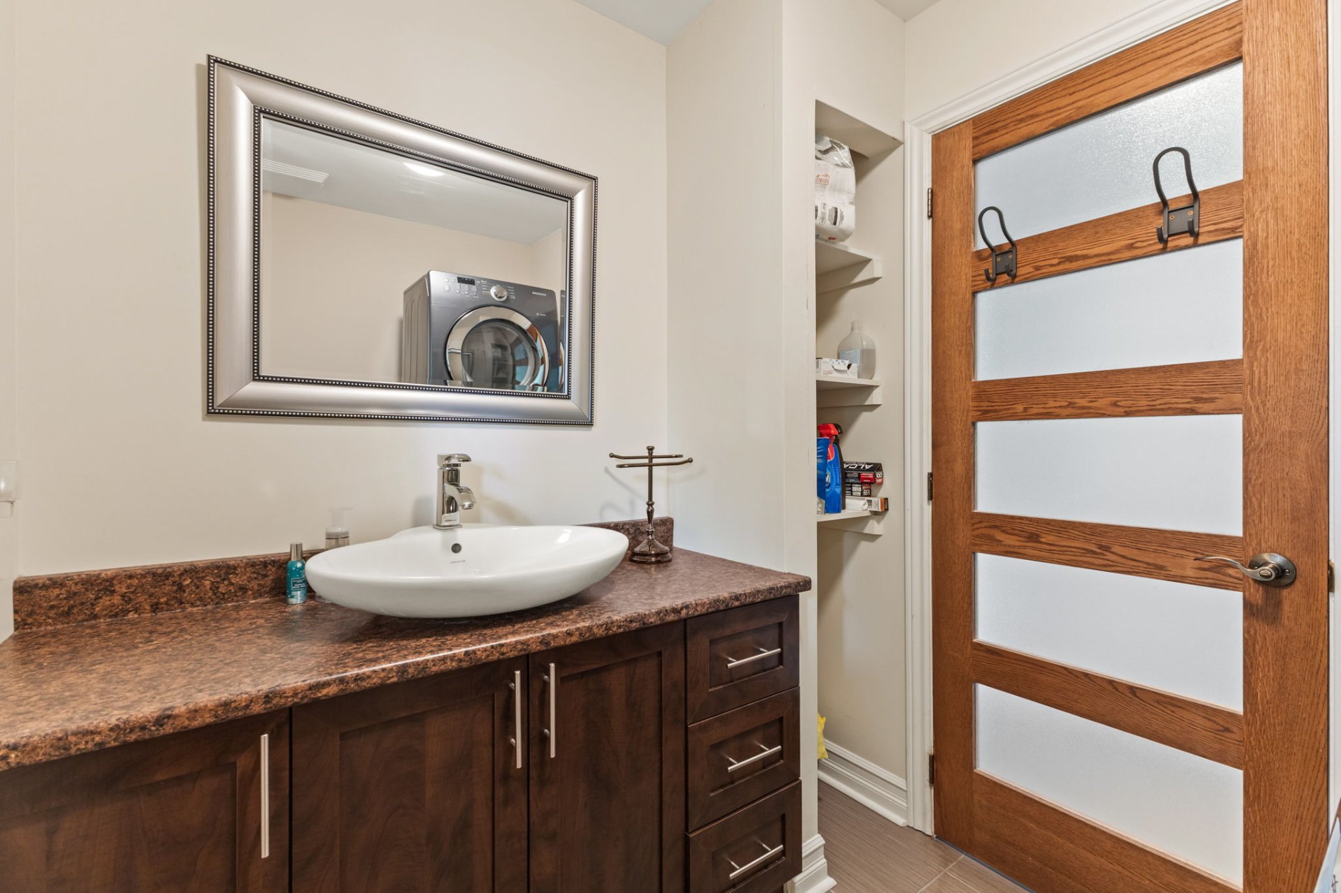 Powder room
