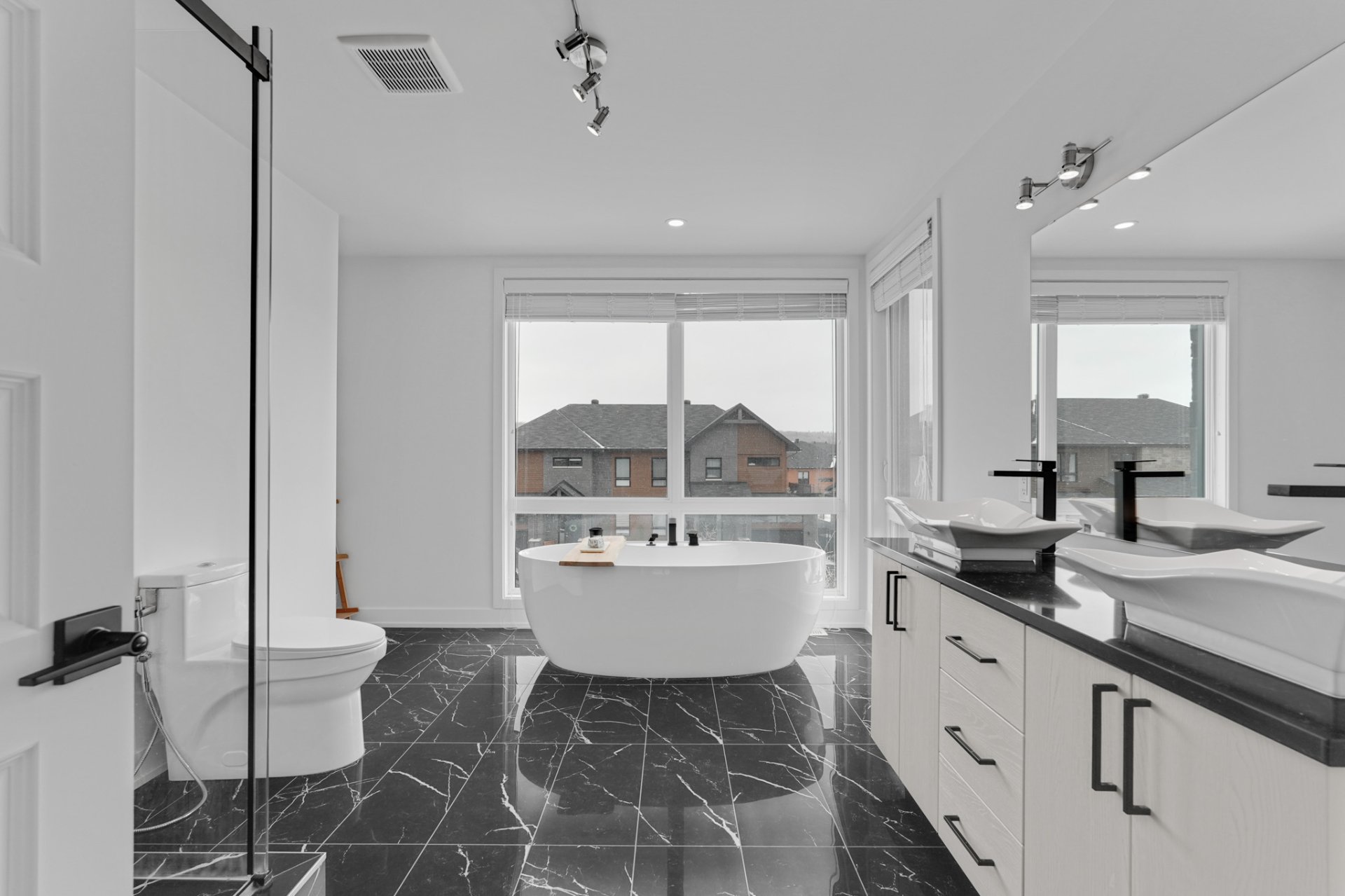 Salle de bains attenante à la CCP