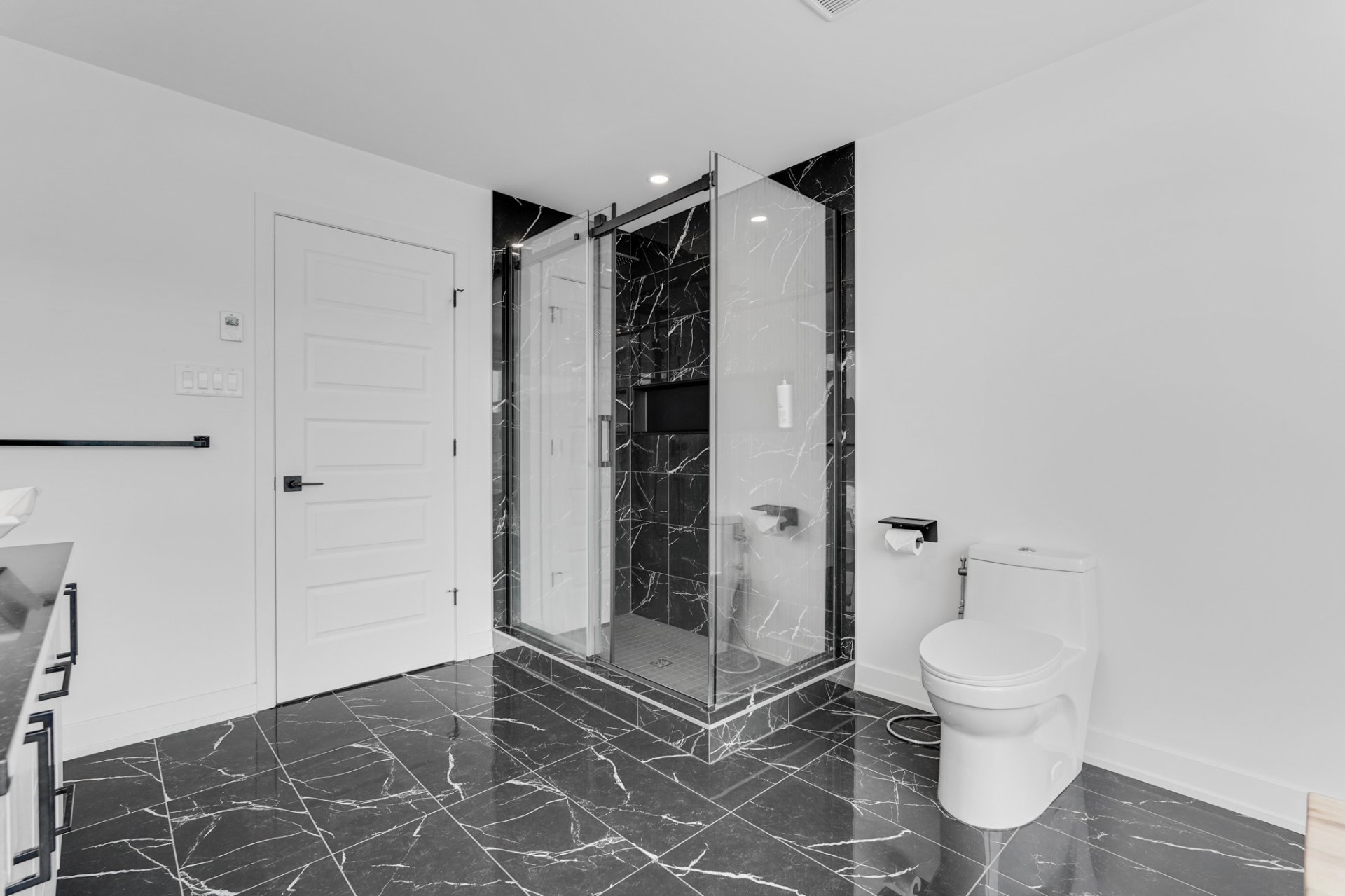 Salle de bains attenante à la CCP