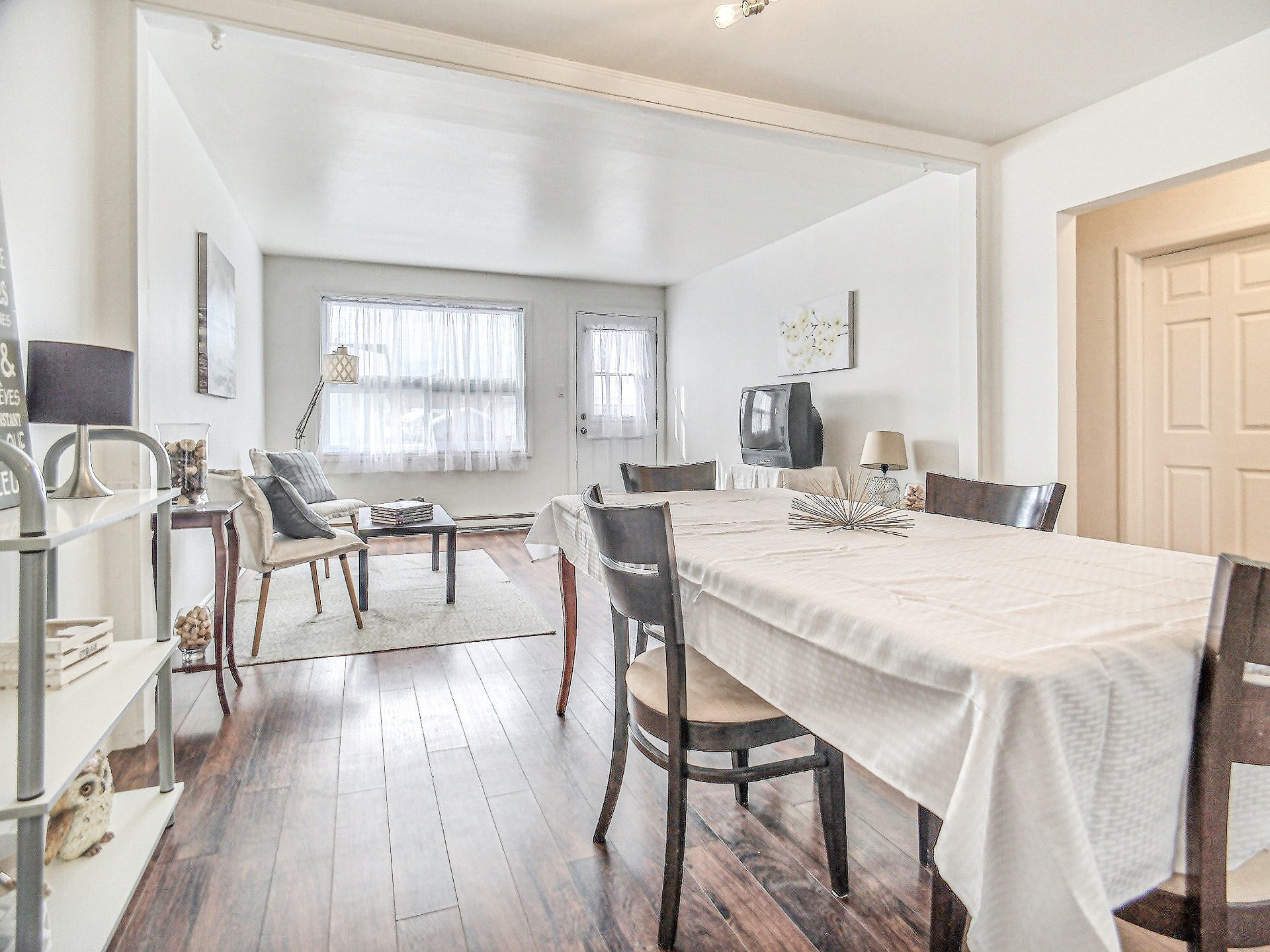 Overall View - apt A