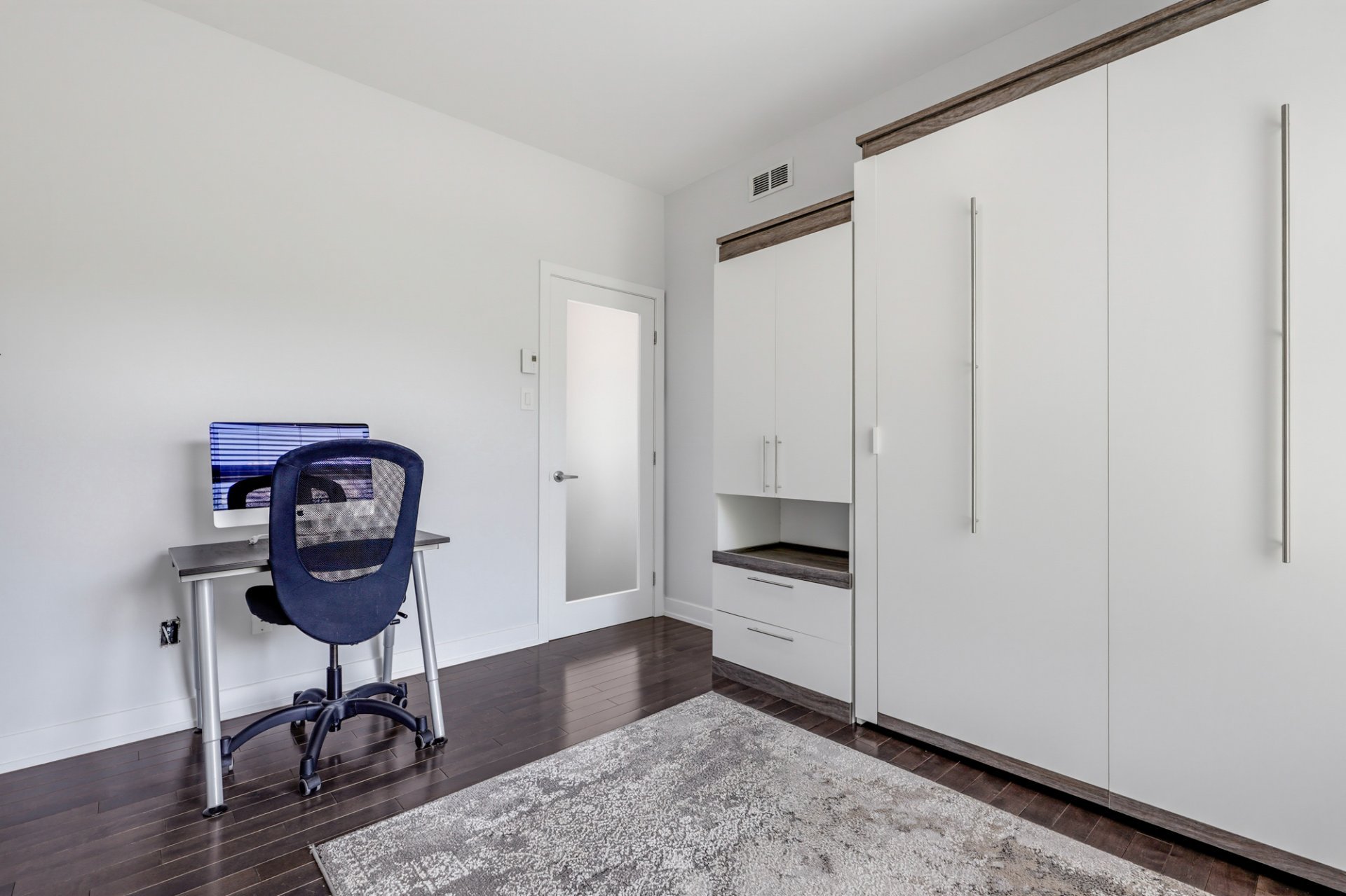 peut être une chambre d'invité