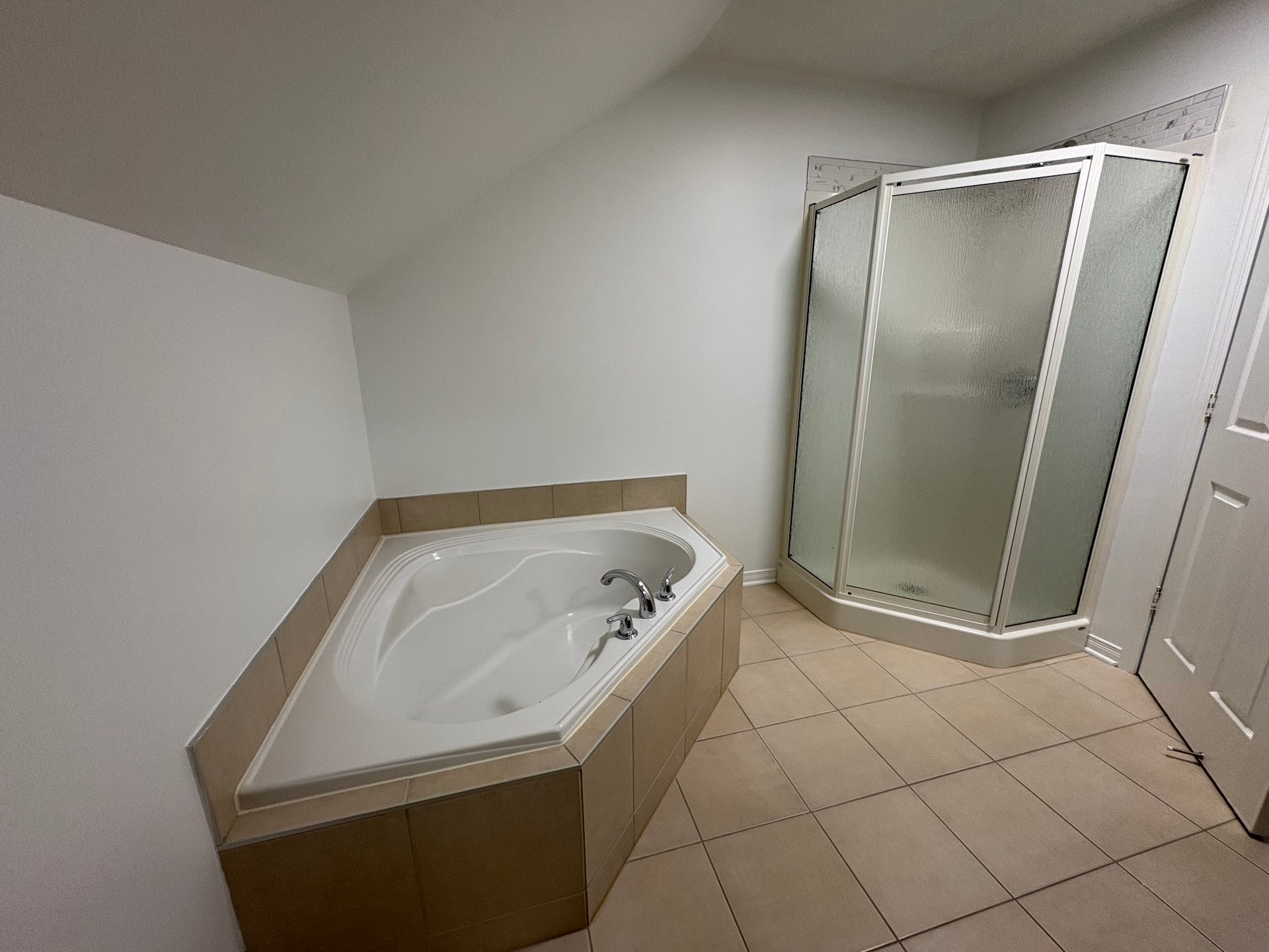 Salle de bains attenante à la CCP