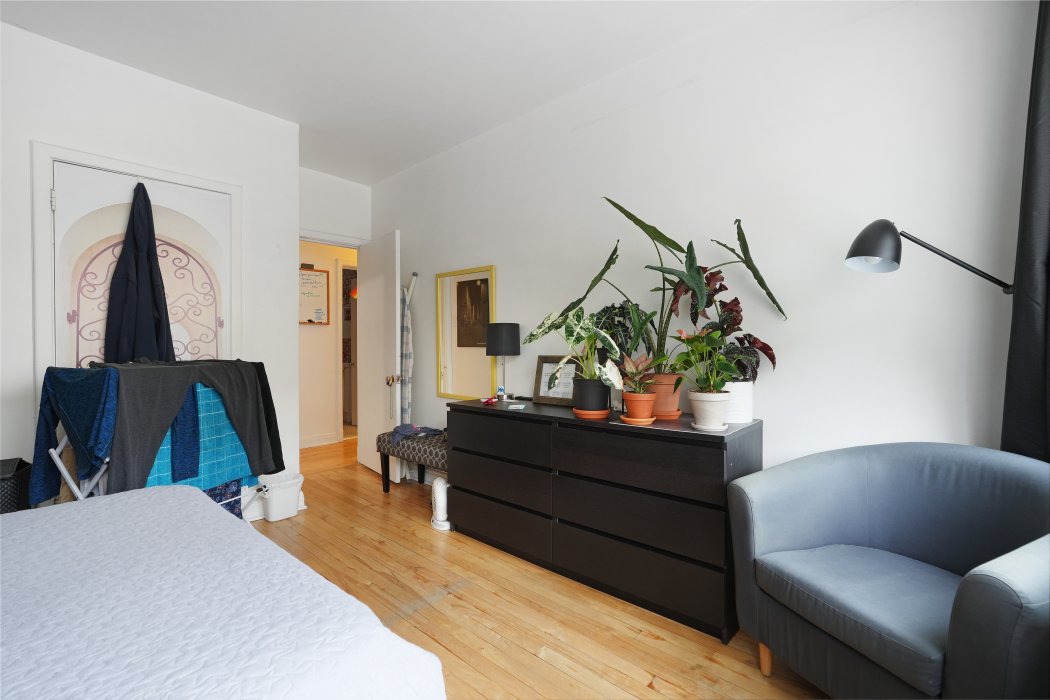 Master bedroom - apt 4