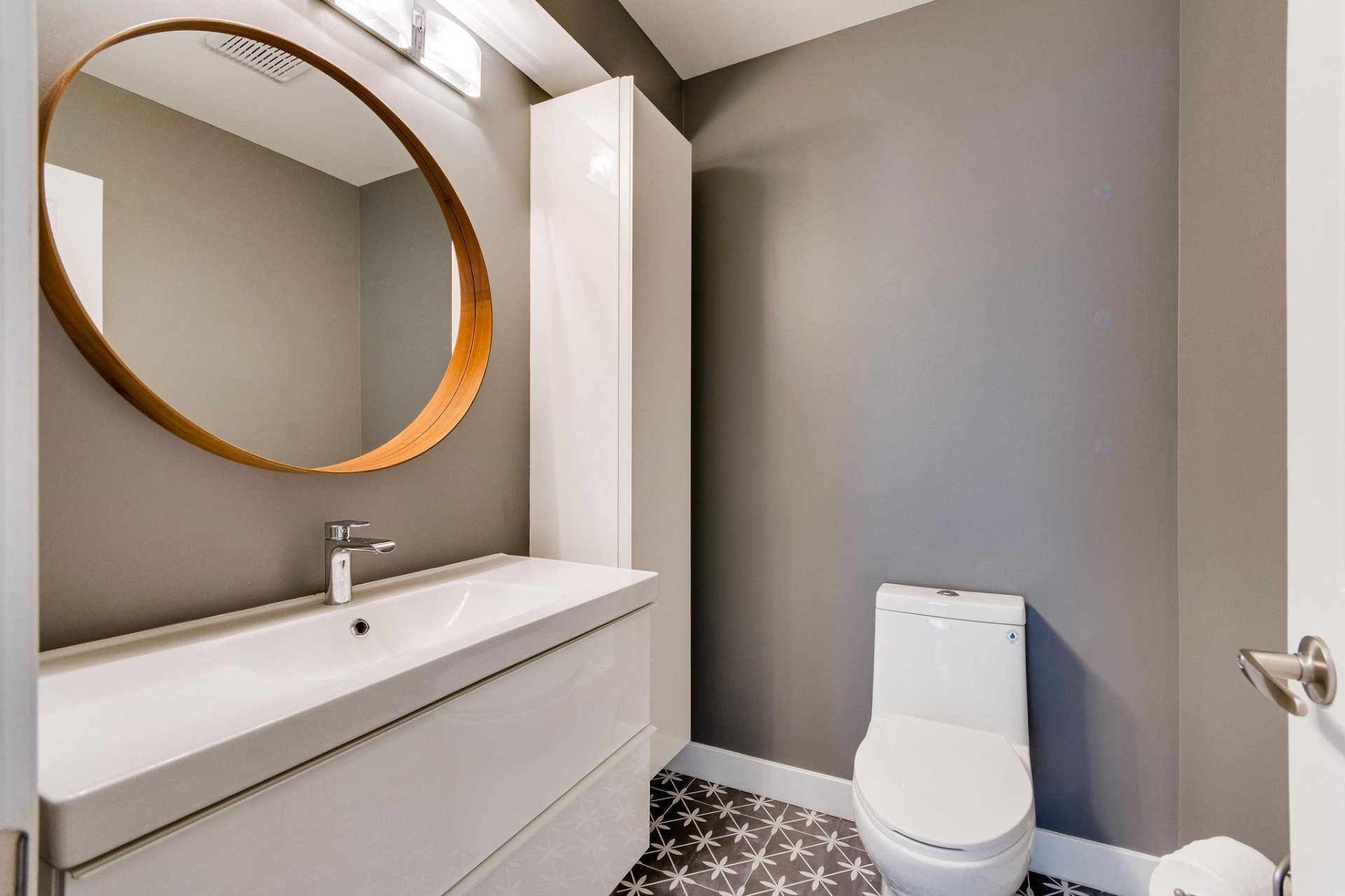 Powder room