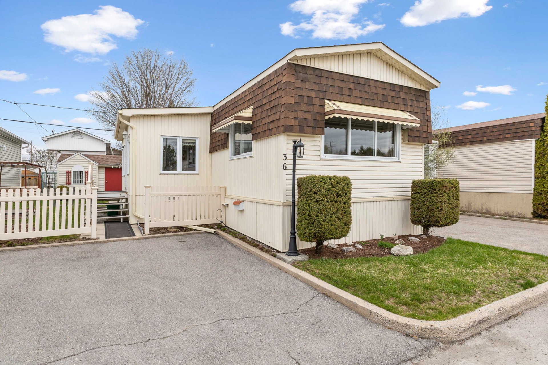 36 7e Avenue O. 