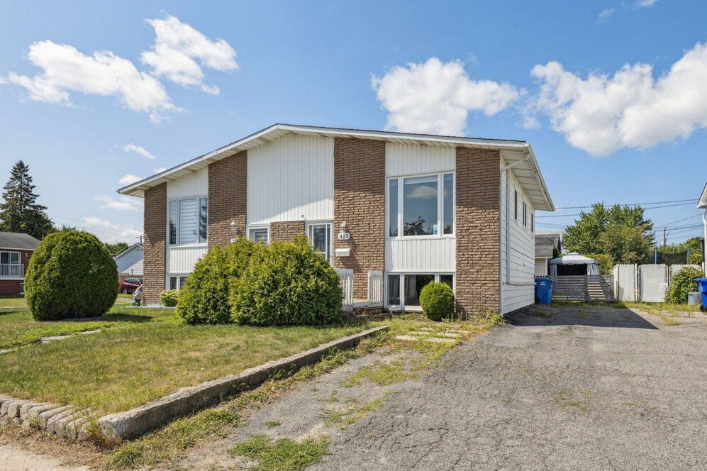 425 Rue Dubeau 