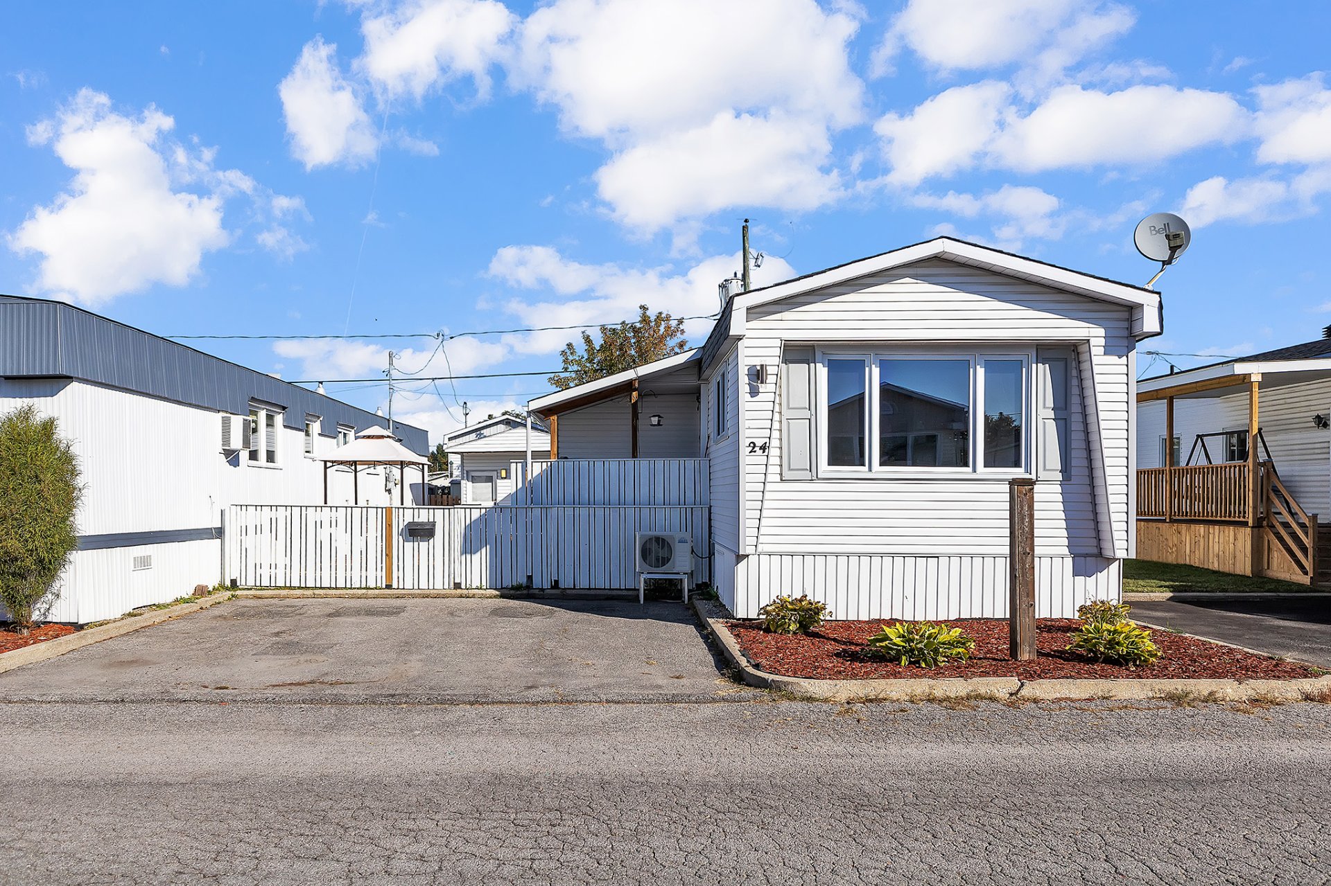 24 8e Avenue O. 