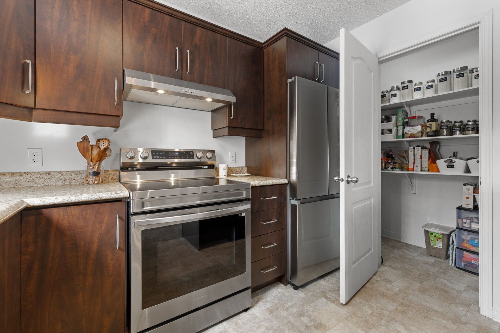 Cuisine - avec garde-manger walk-in