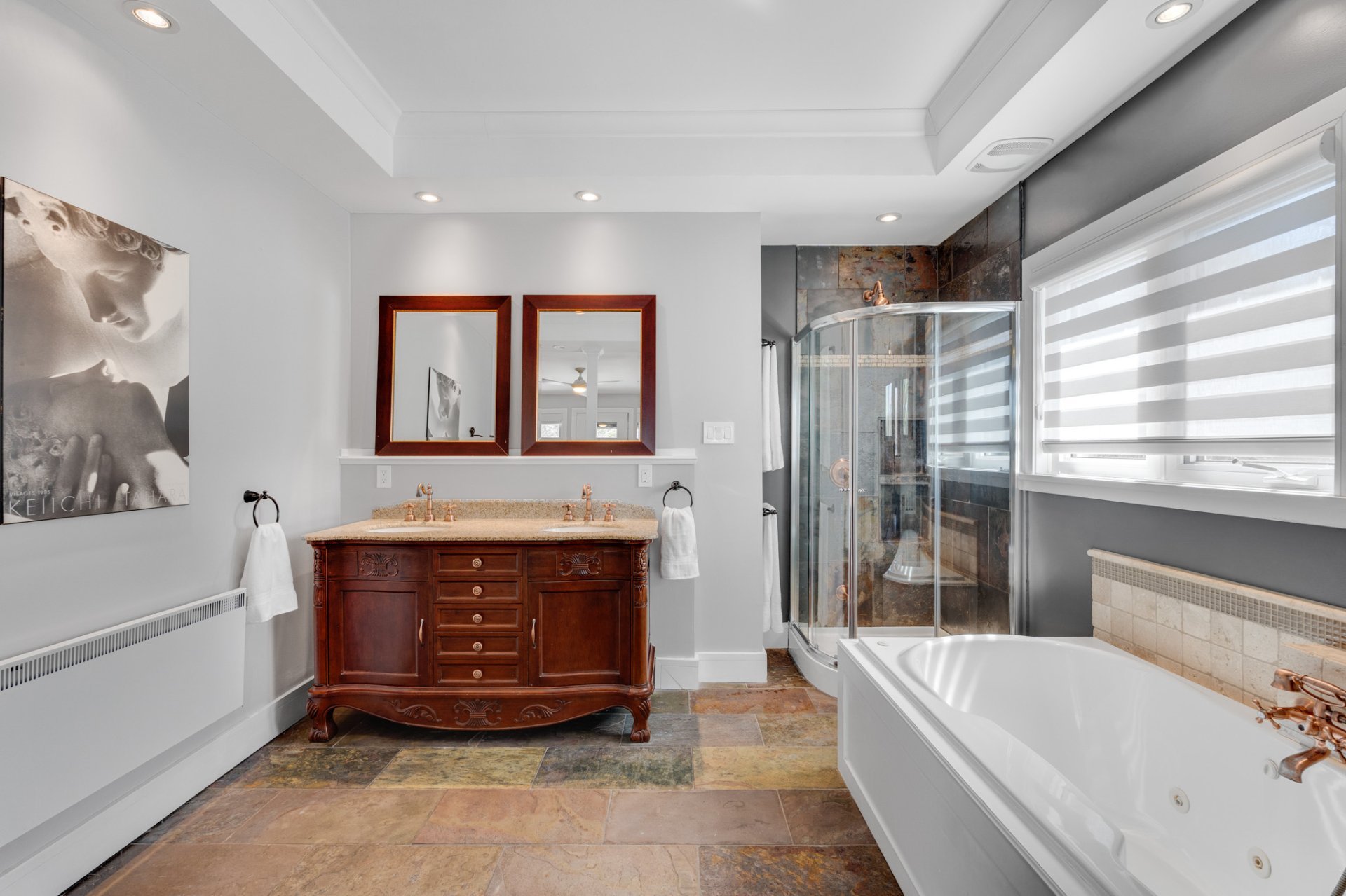 Salle de bains attenante à la CCP