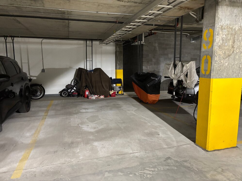 Parking - Indoor parking with electric car charger!