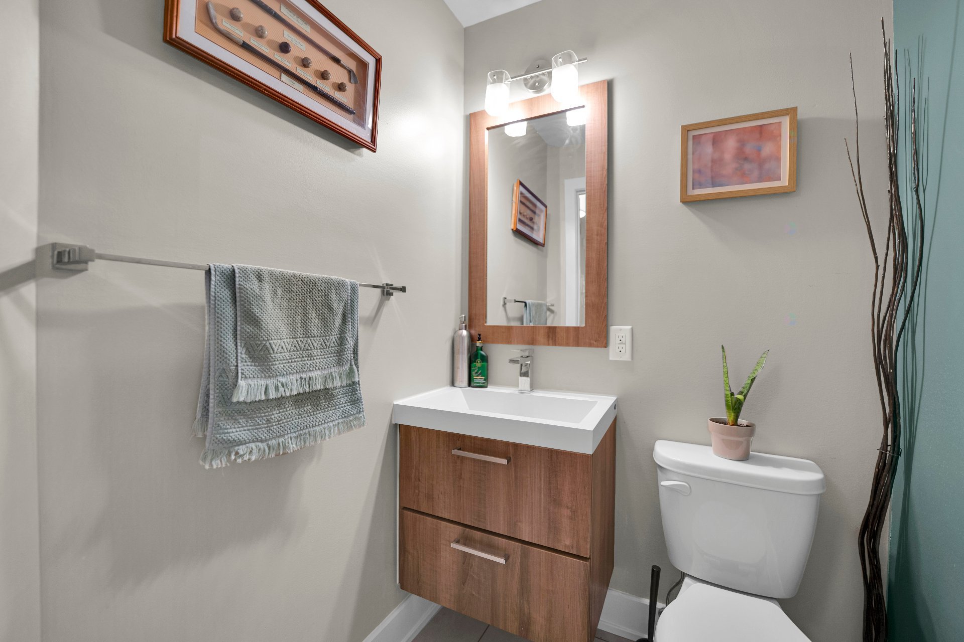 Powder room