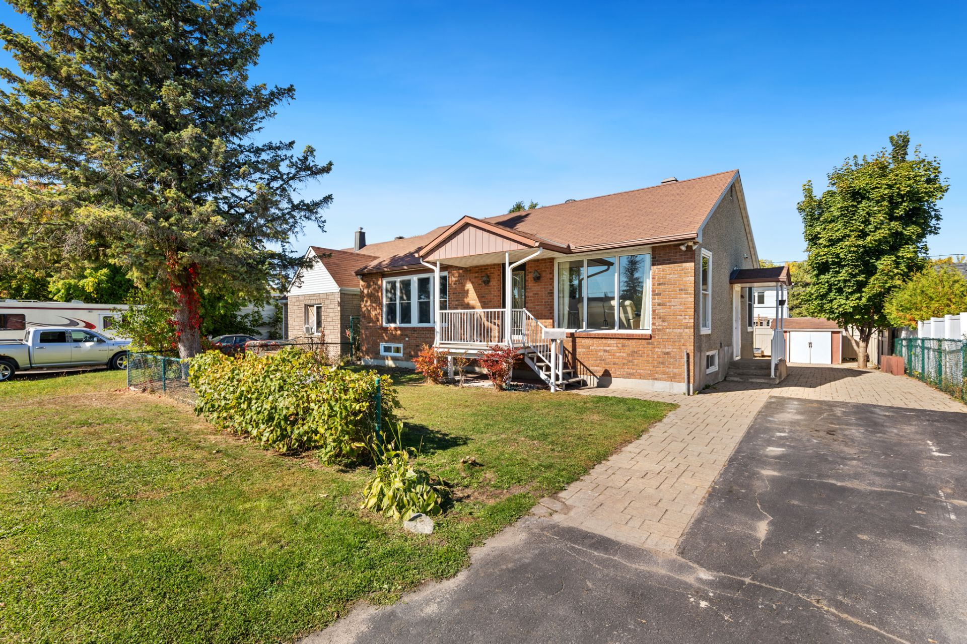 86 Rue Deschênes 