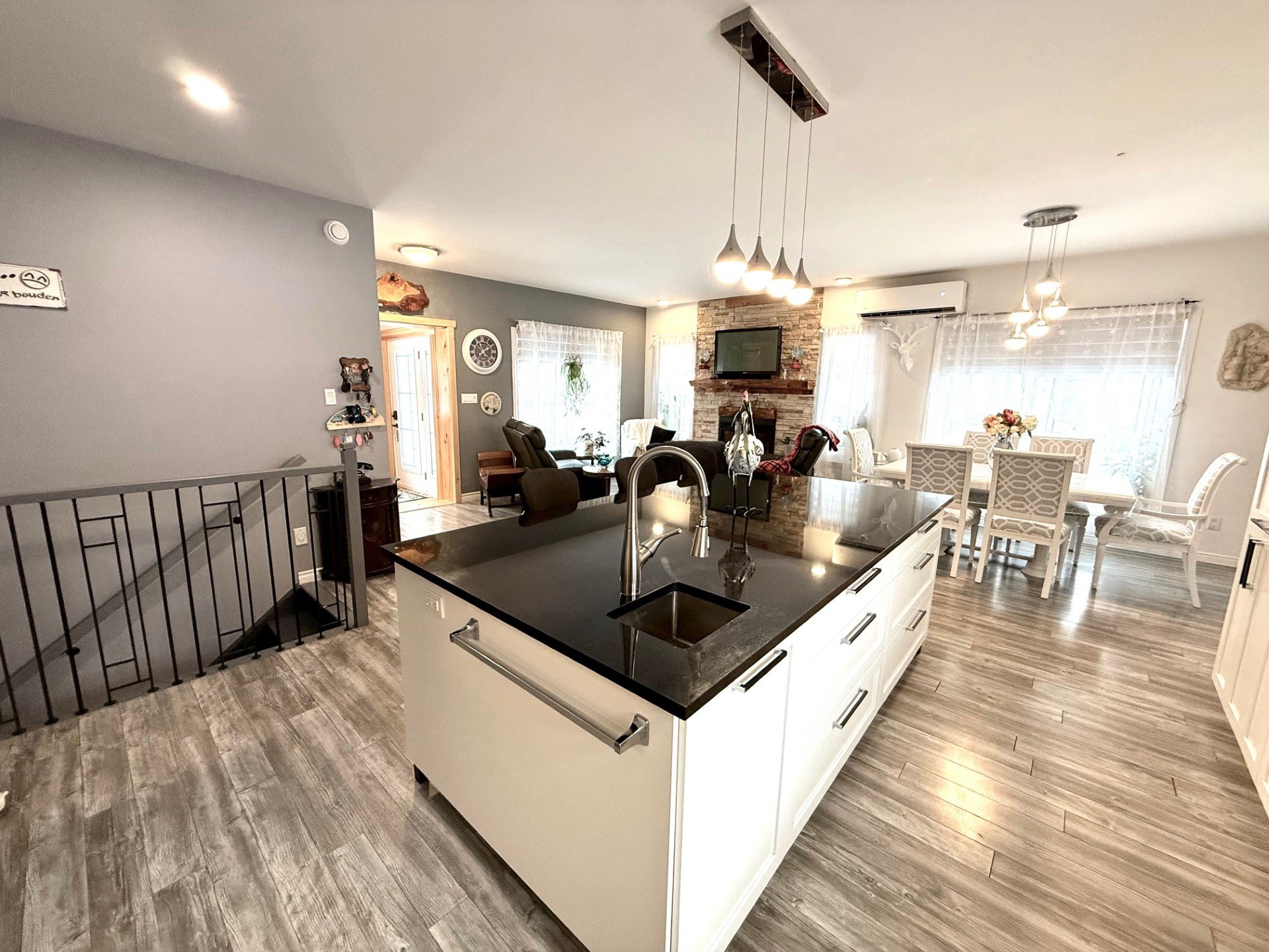 Kitchen - Small vegetable sink in the island