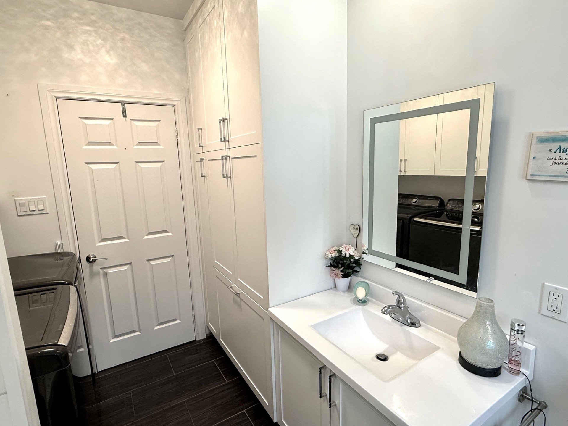 Bathroom - Plenty of storage space