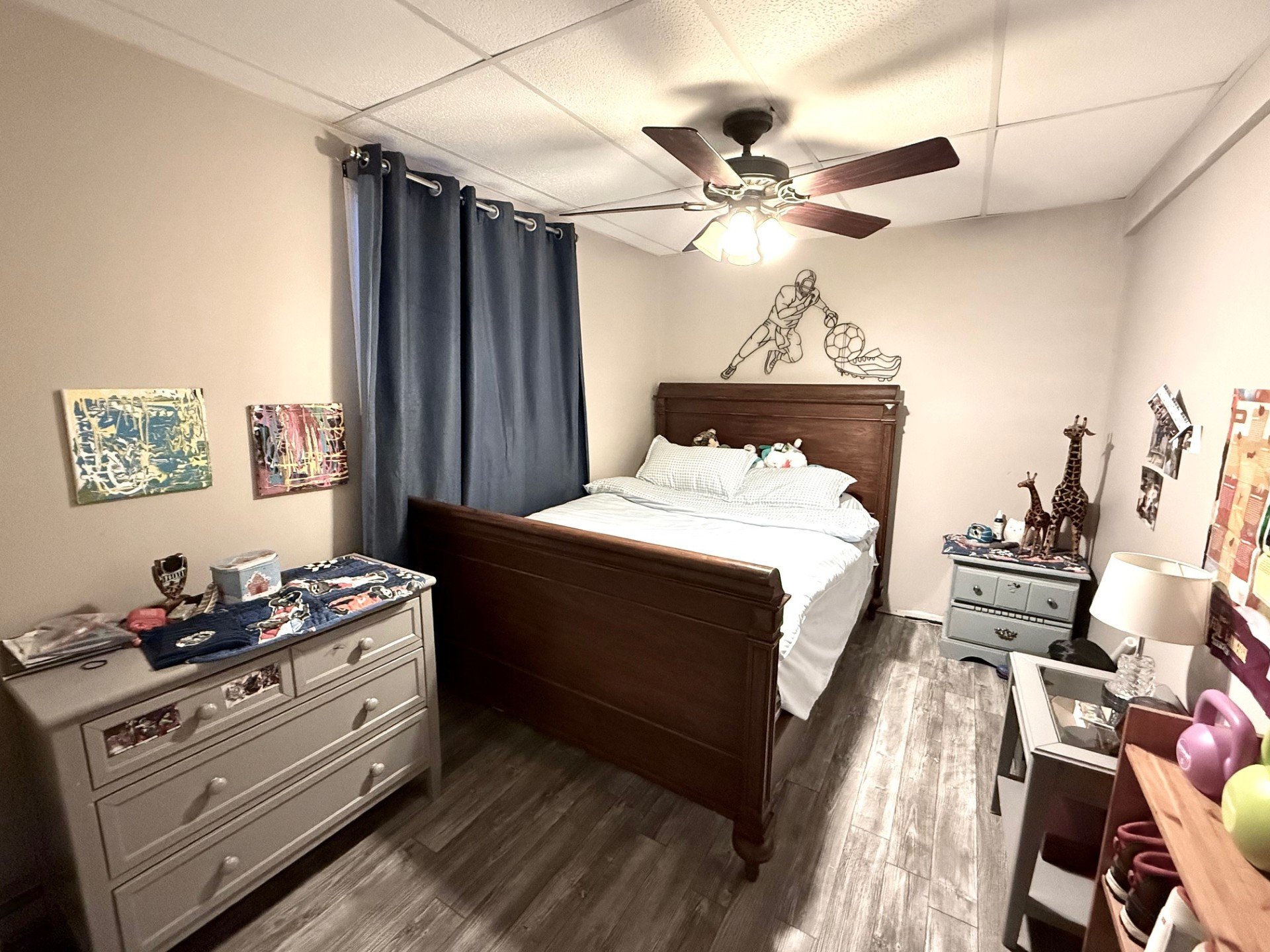 Bedroom - With walk-in