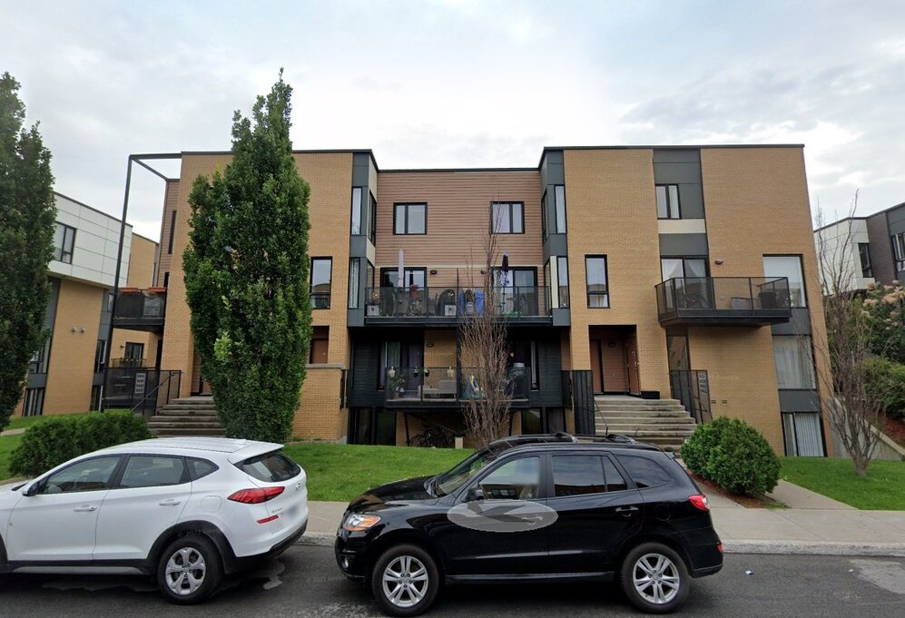 9420 Rue Rousseau 