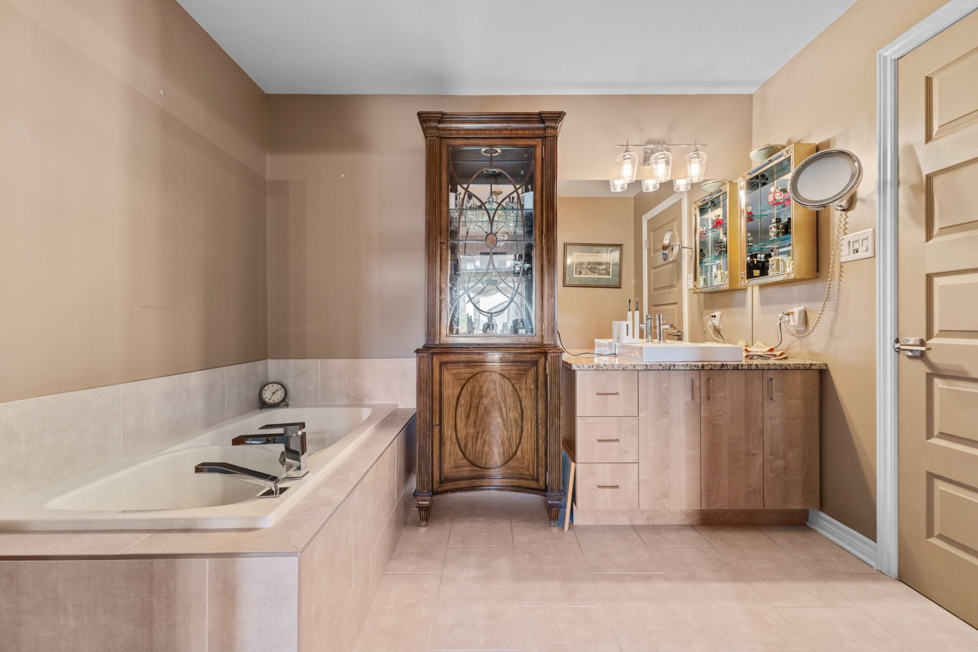 Salle de bains attenante à la CCP