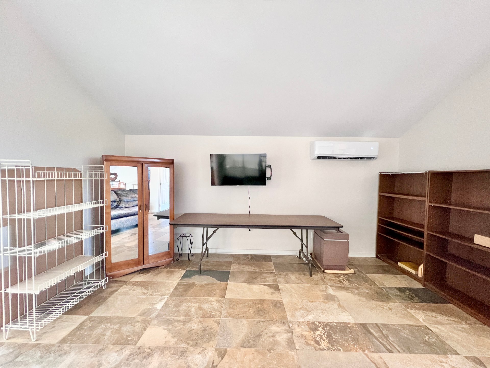 Two-storey main living unit.