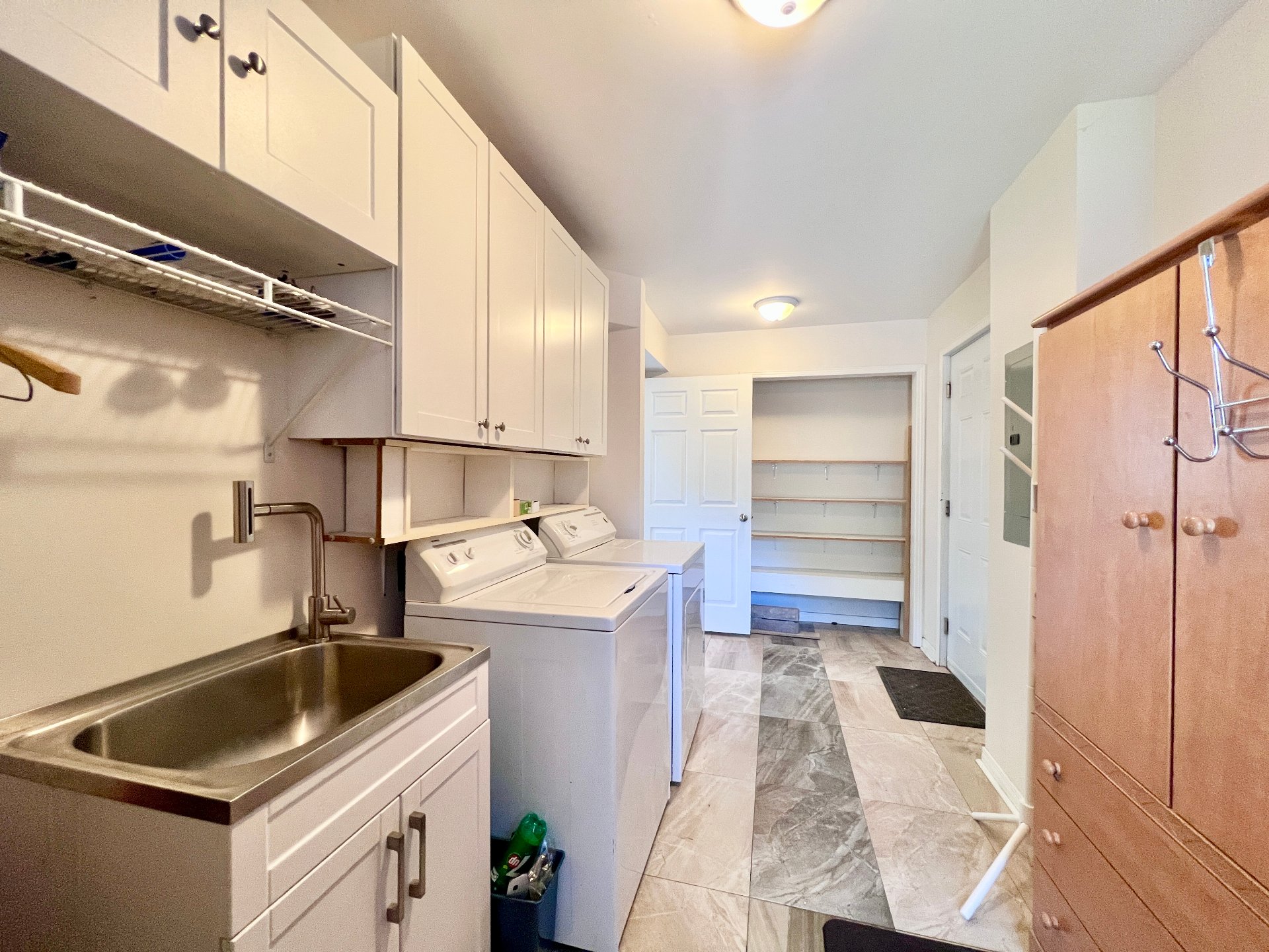 Two-storey main living unit.