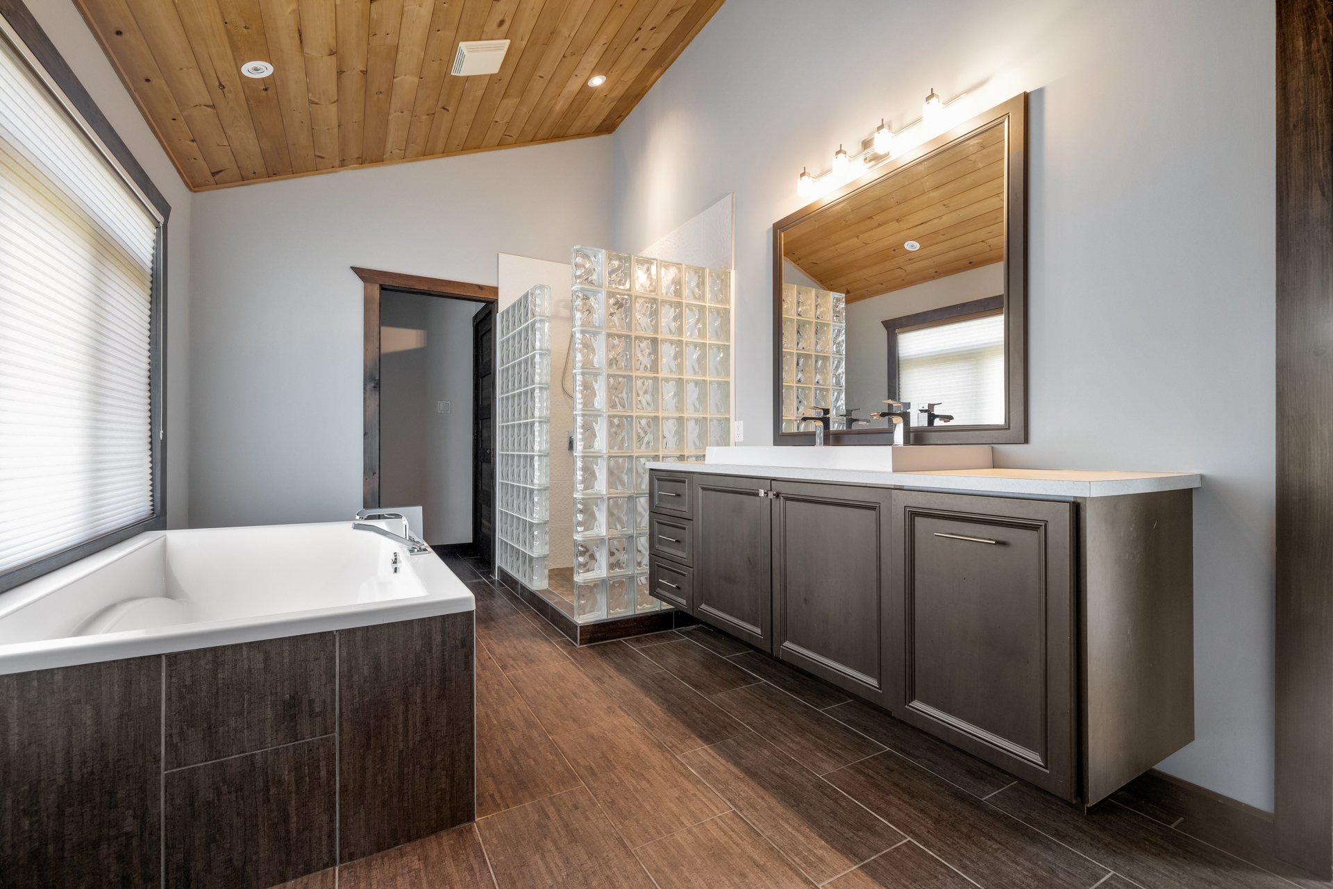 Ensuite bathroom
