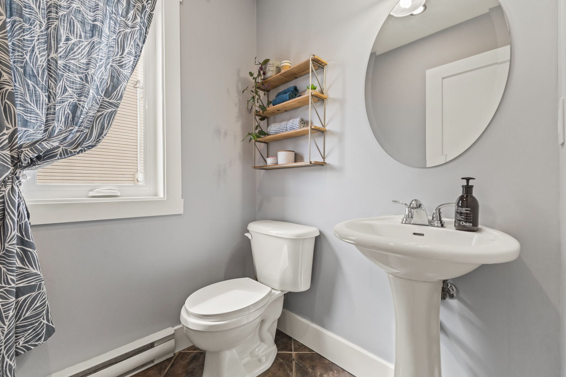 Powder room