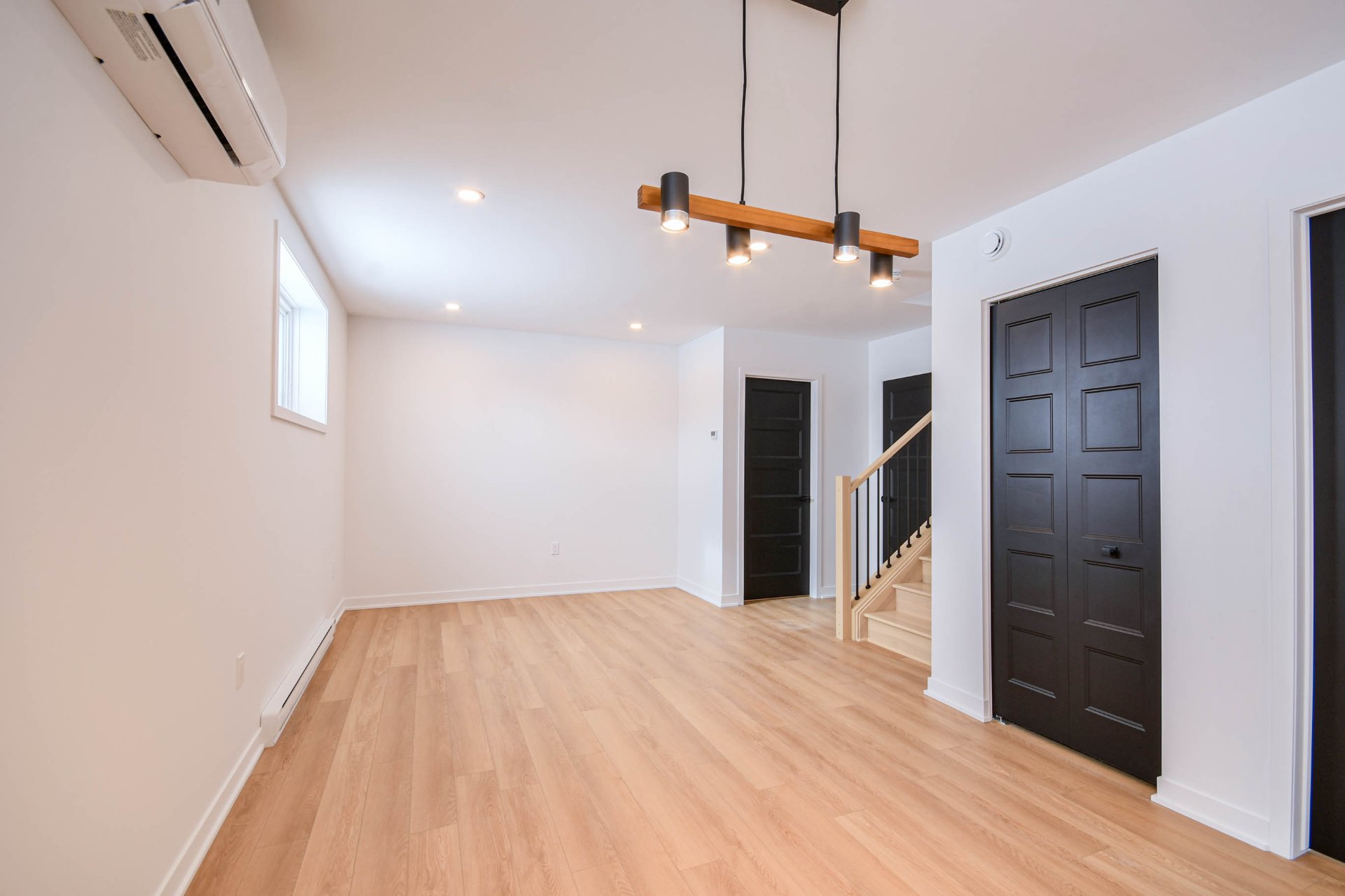 Salon - Logement au sous sol