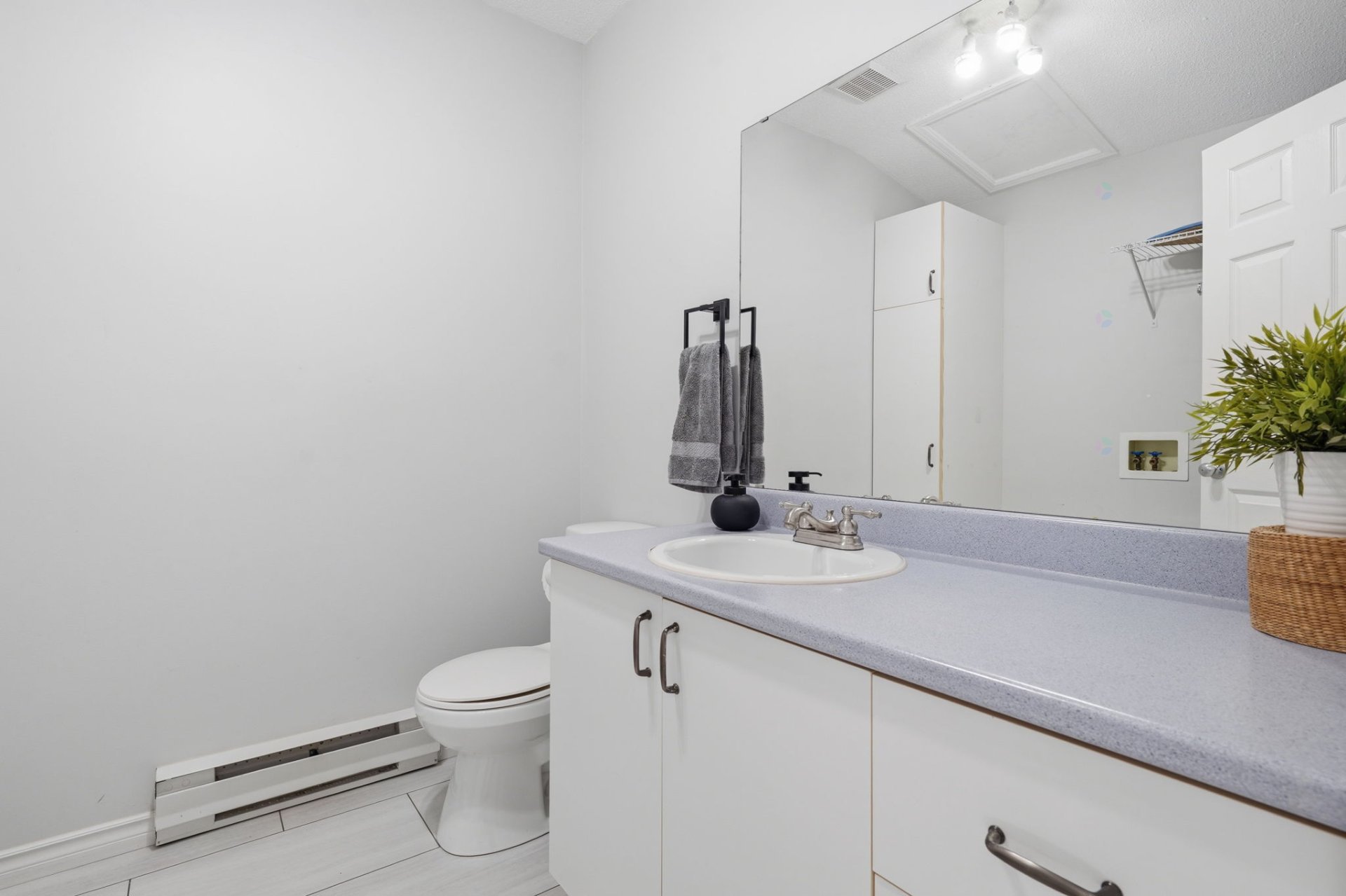 Powder room
