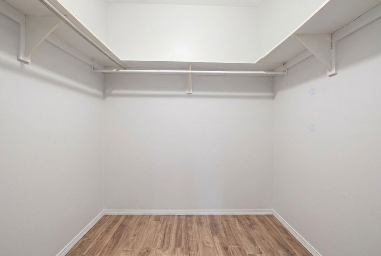 Walk-in closet