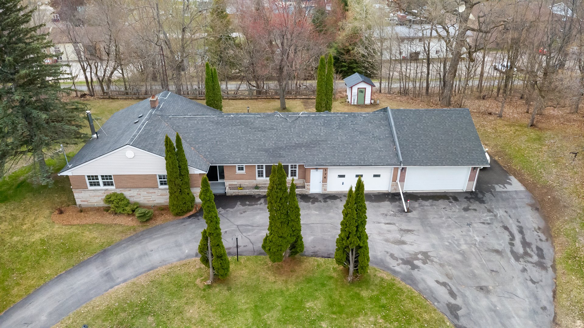 374 Rue Maple