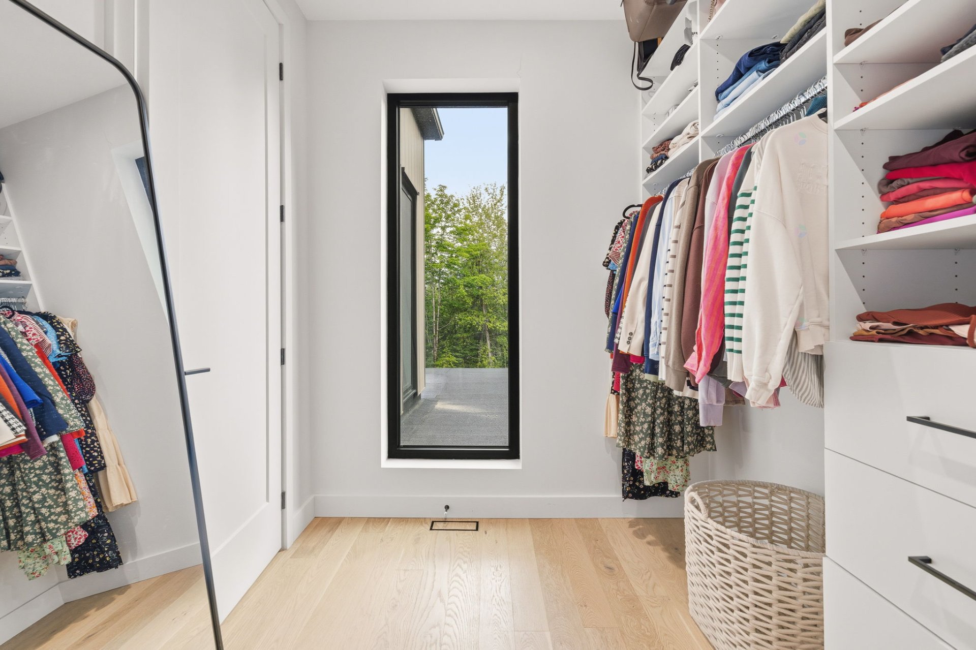Walk-in closet